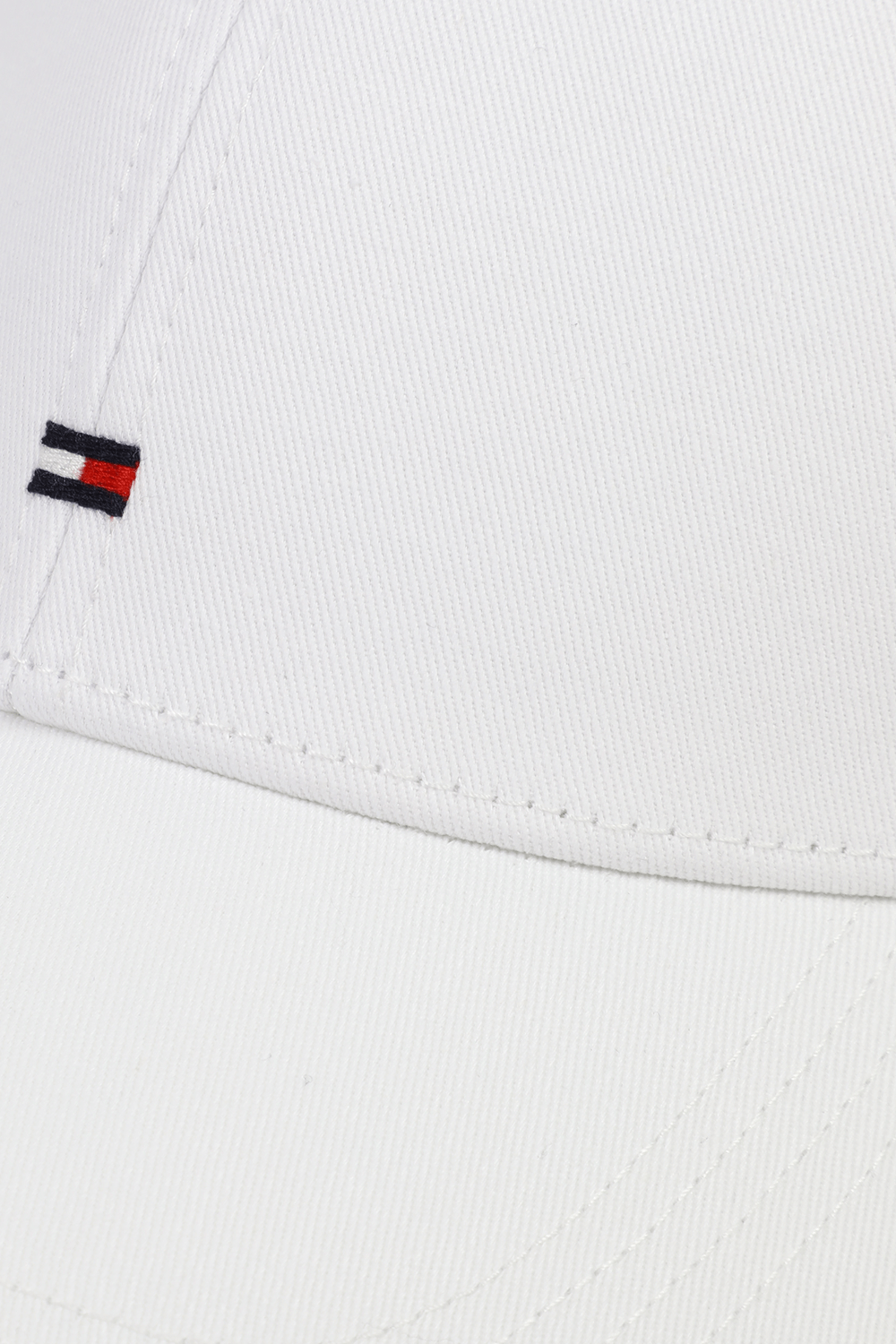 תמונת תקריב של כובע מצחייה TOMMY HILFIGER
