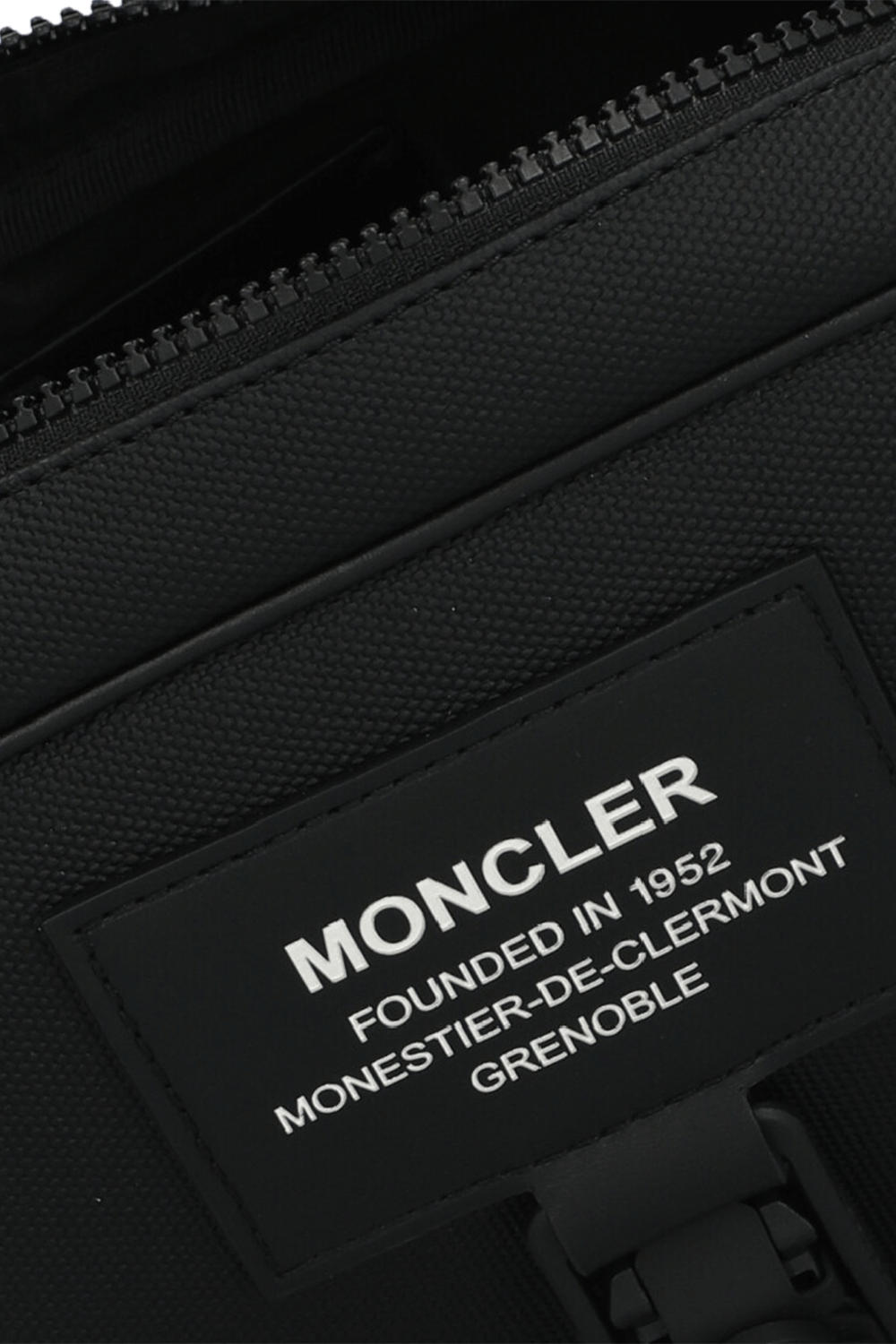 תמונת פנים של תיק קרוסבודי MONCLER