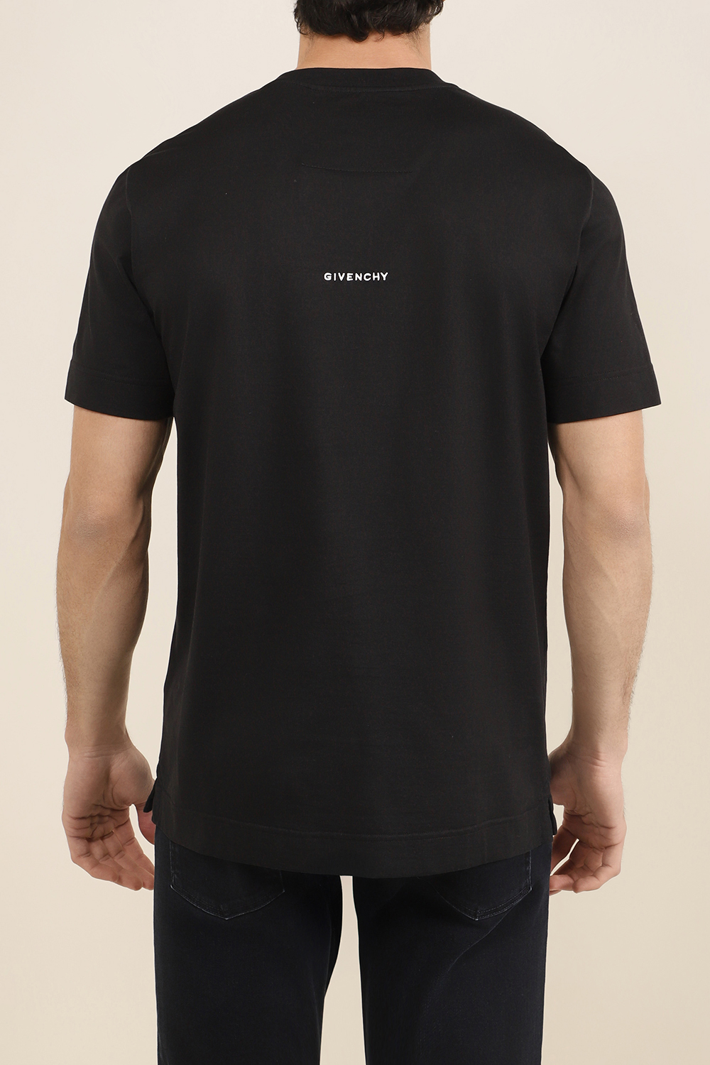 תמונת דוגמן אחורית של חולצת טי GIVENCHY