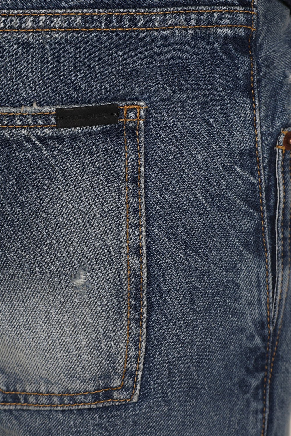 תמונת תקריב דוגמן של מכנסי ג'ינס SAINT LAURENT