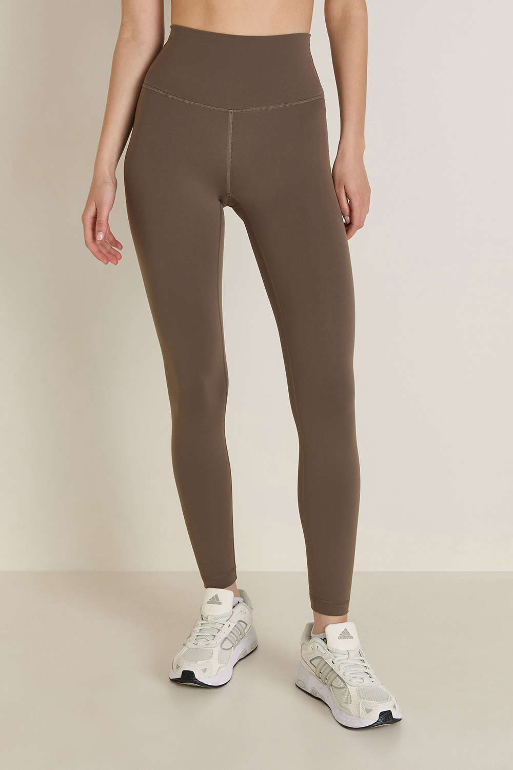 תמונת דוגמן קידמית של Wunder Train HR Tight 25 LULULEMON