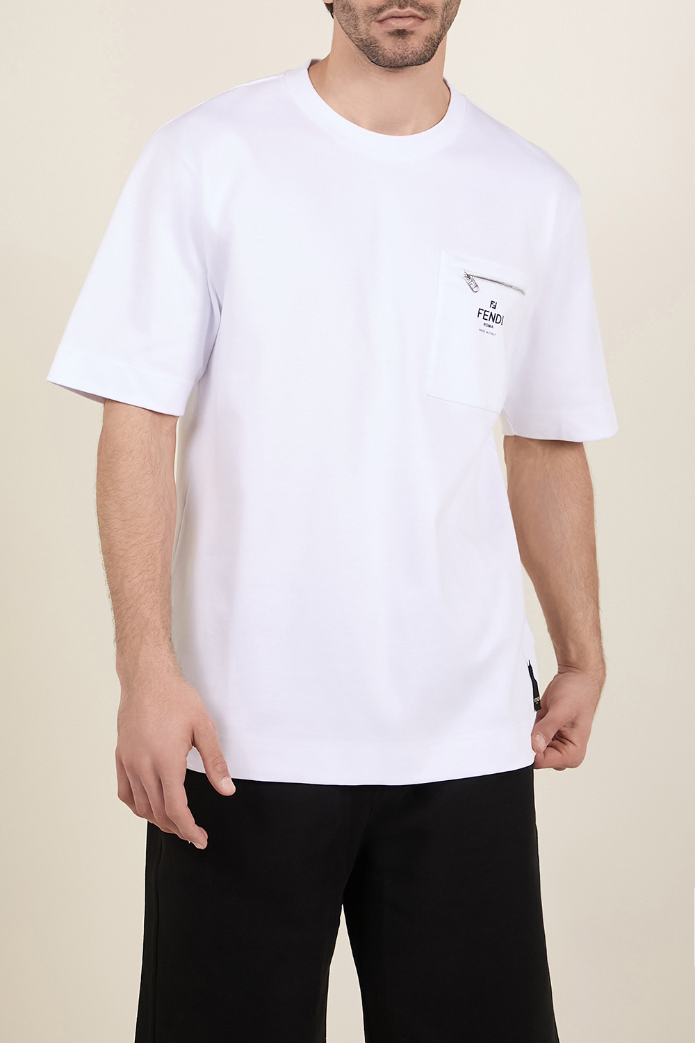 תמונת דוגמן קידמית של חולצת טי FENDI