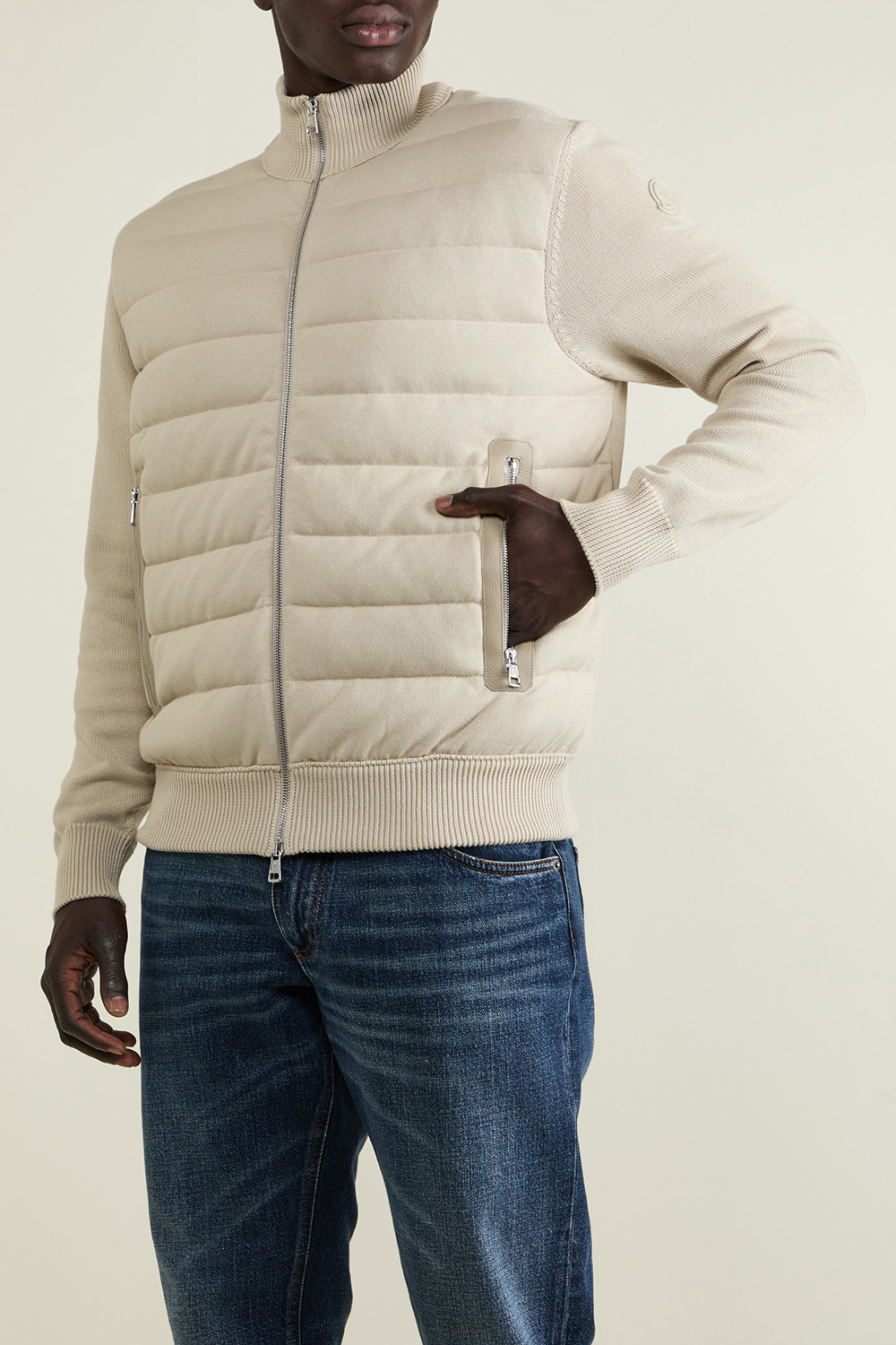 תמונת דוגמן קידמית של קרדיגן פוך MONCLER
