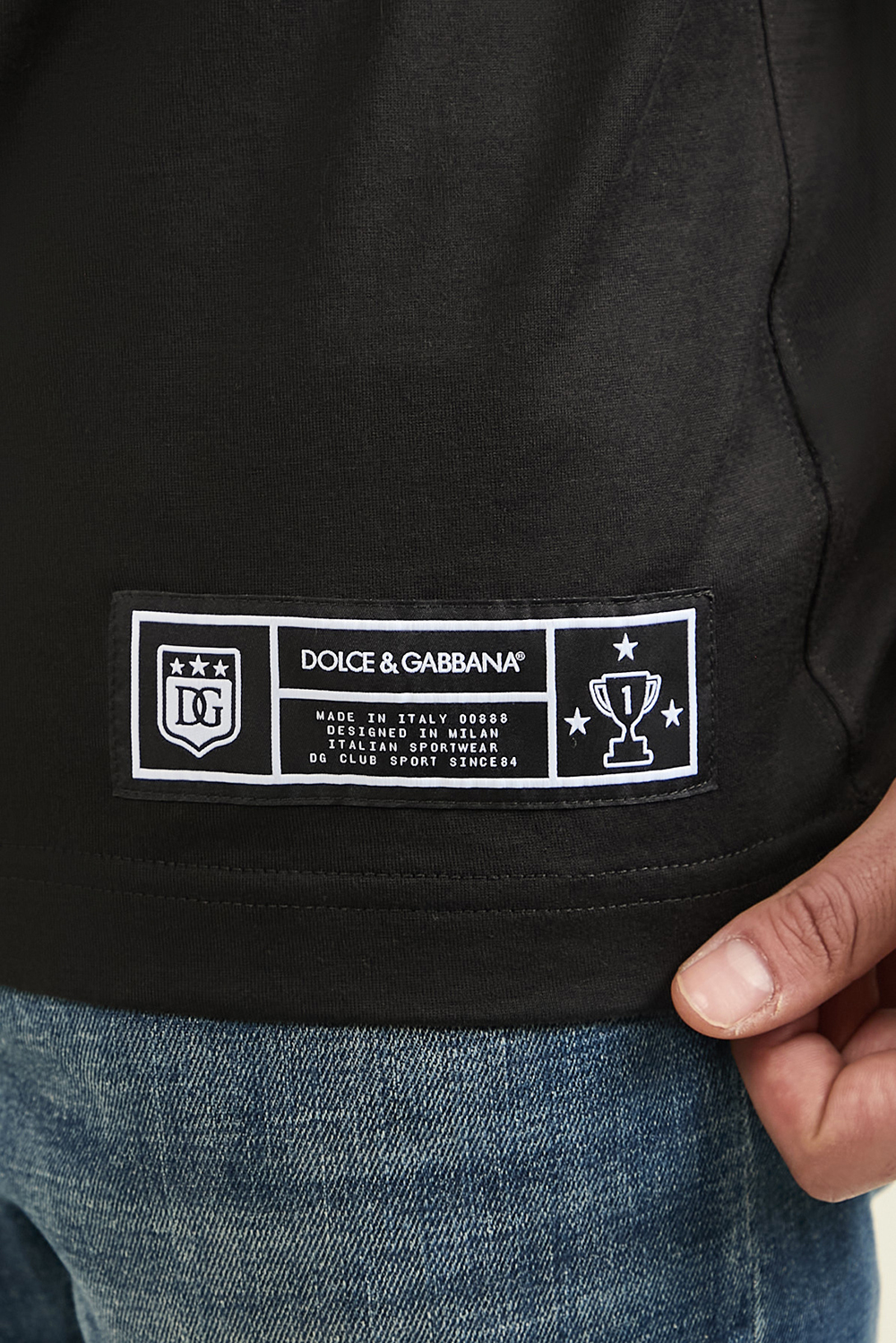 תמונת תקריב דוגמן של חולצת טי DOLCE & GABBANA