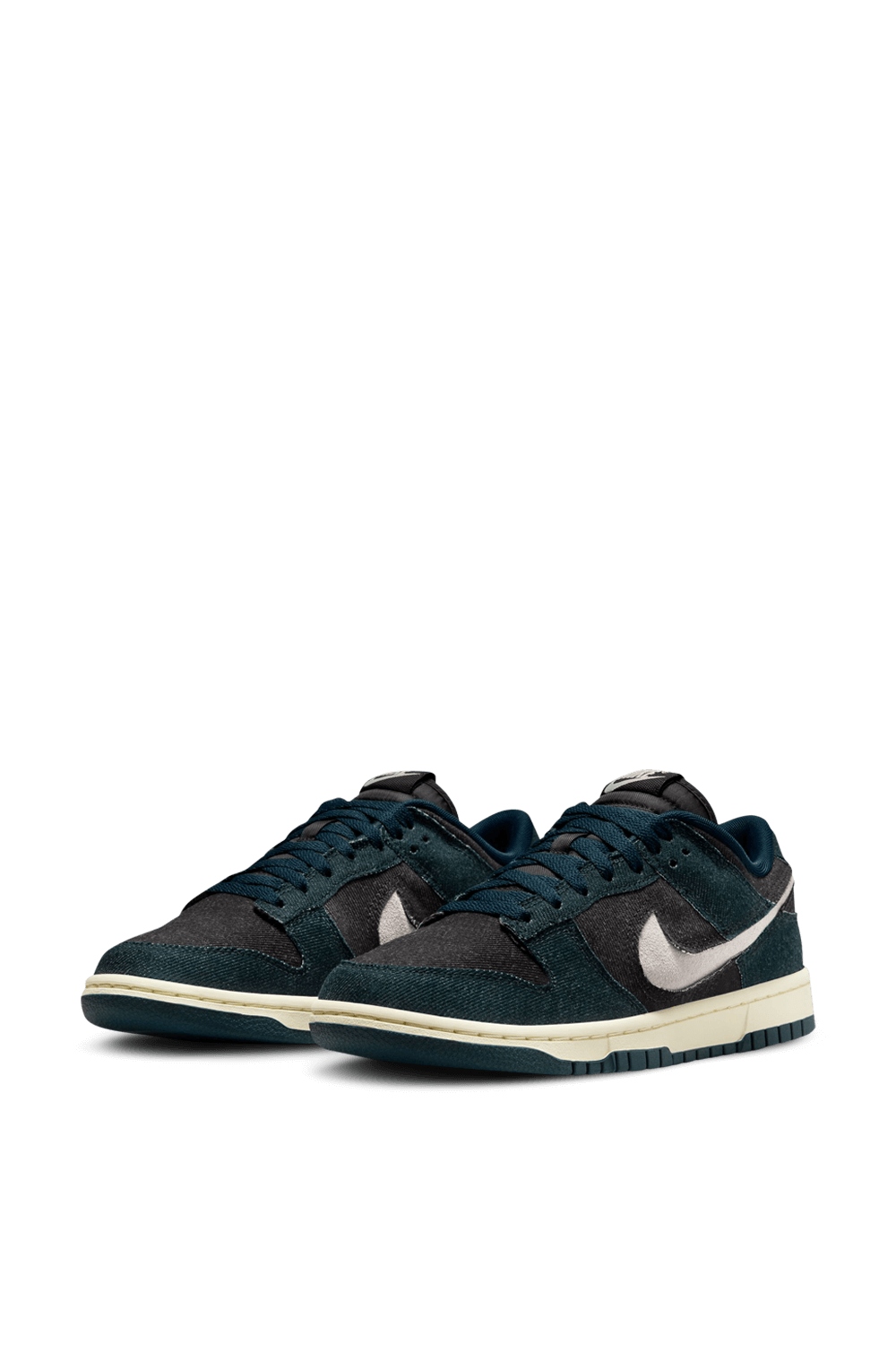 תמונת פנים של נעלי סניקרס דאנק NIKE