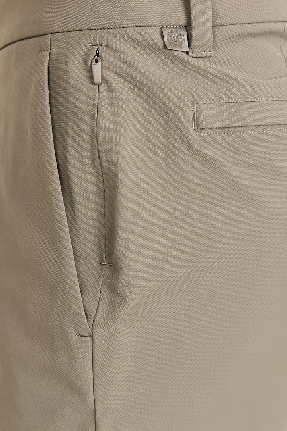 תמונת תקריב דוגמן של ABC Classic-Fit Trouser 32''L VersaTwill LULULEMON