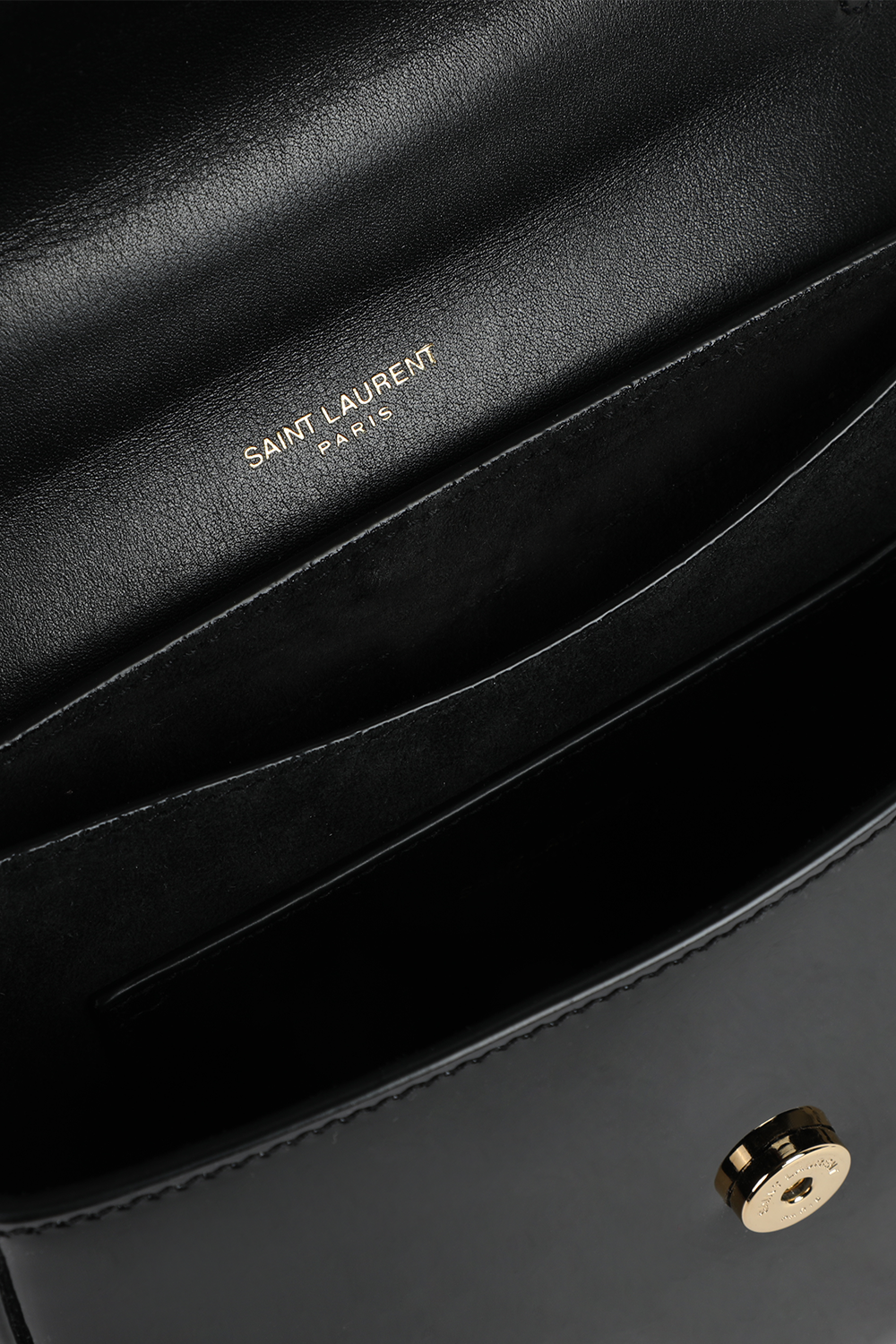 תמונת פנים של תיק אוכף קאיה עם אבזם מונוגרמי SAINT LAURENT