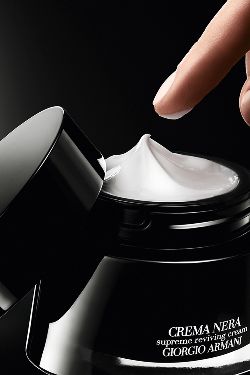 תמונת פנים של קרם פנים קרמה נרה ARMANI BEAUTY