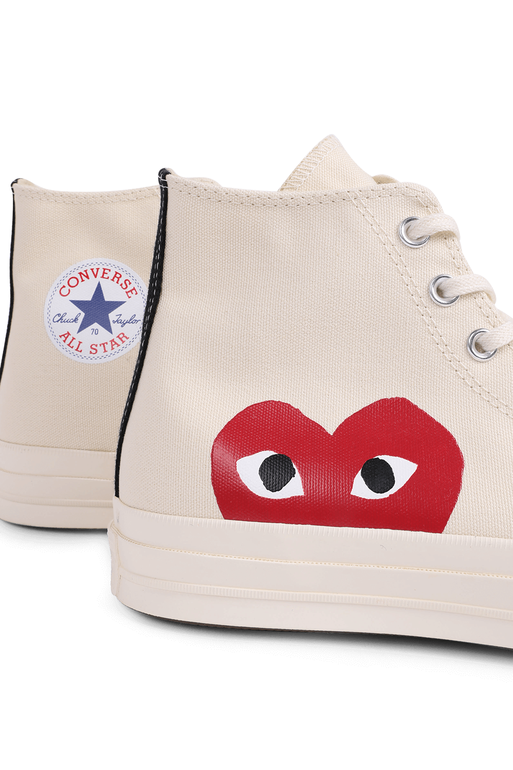 תמונת תקריב של נעלי סניקרס צ'אק טיילור COMME des GARCONS