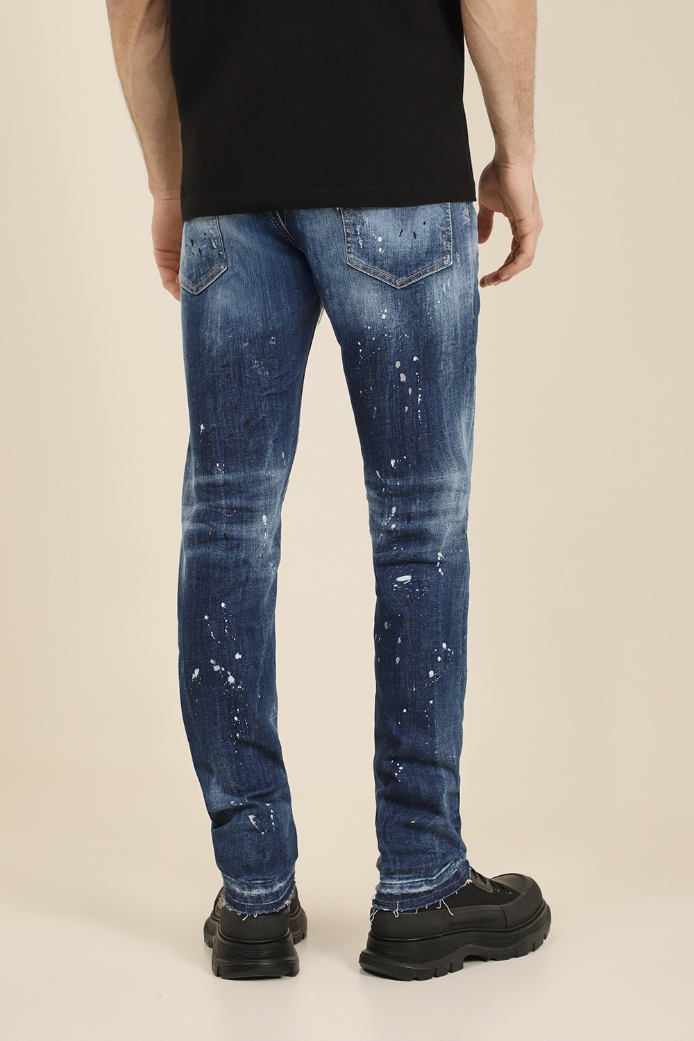 תמונת דוגמן אחורית של מכנסי ג'ינס סלים פיט DSQUARED2