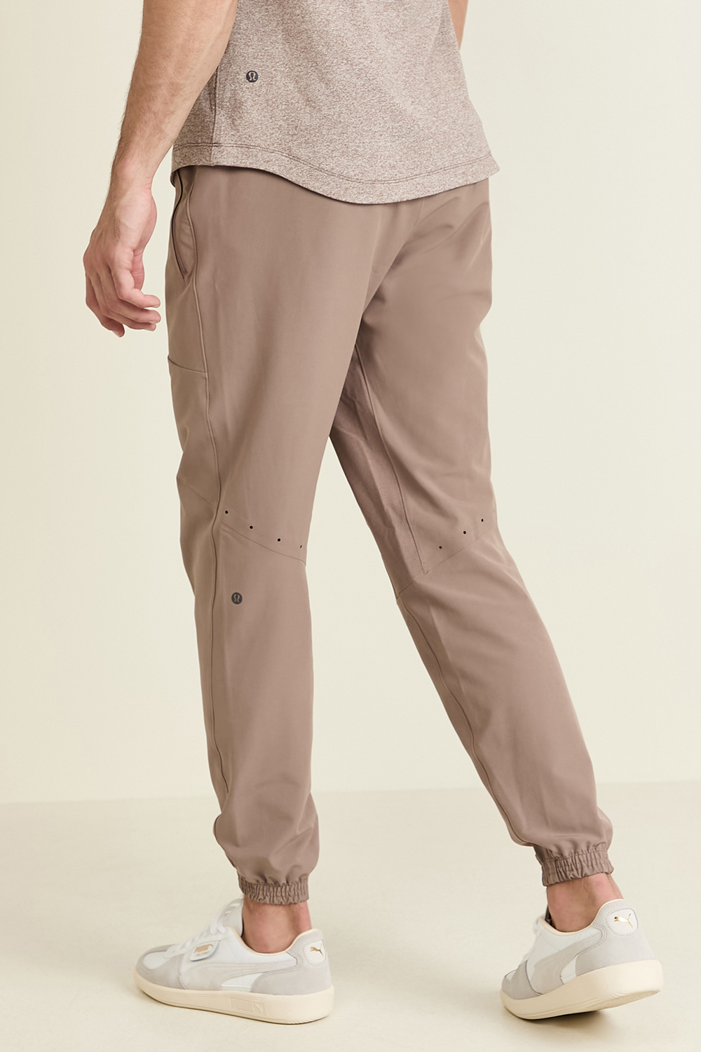 תמונת דוגמן אחורית של License To Train Jogger LULULEMON