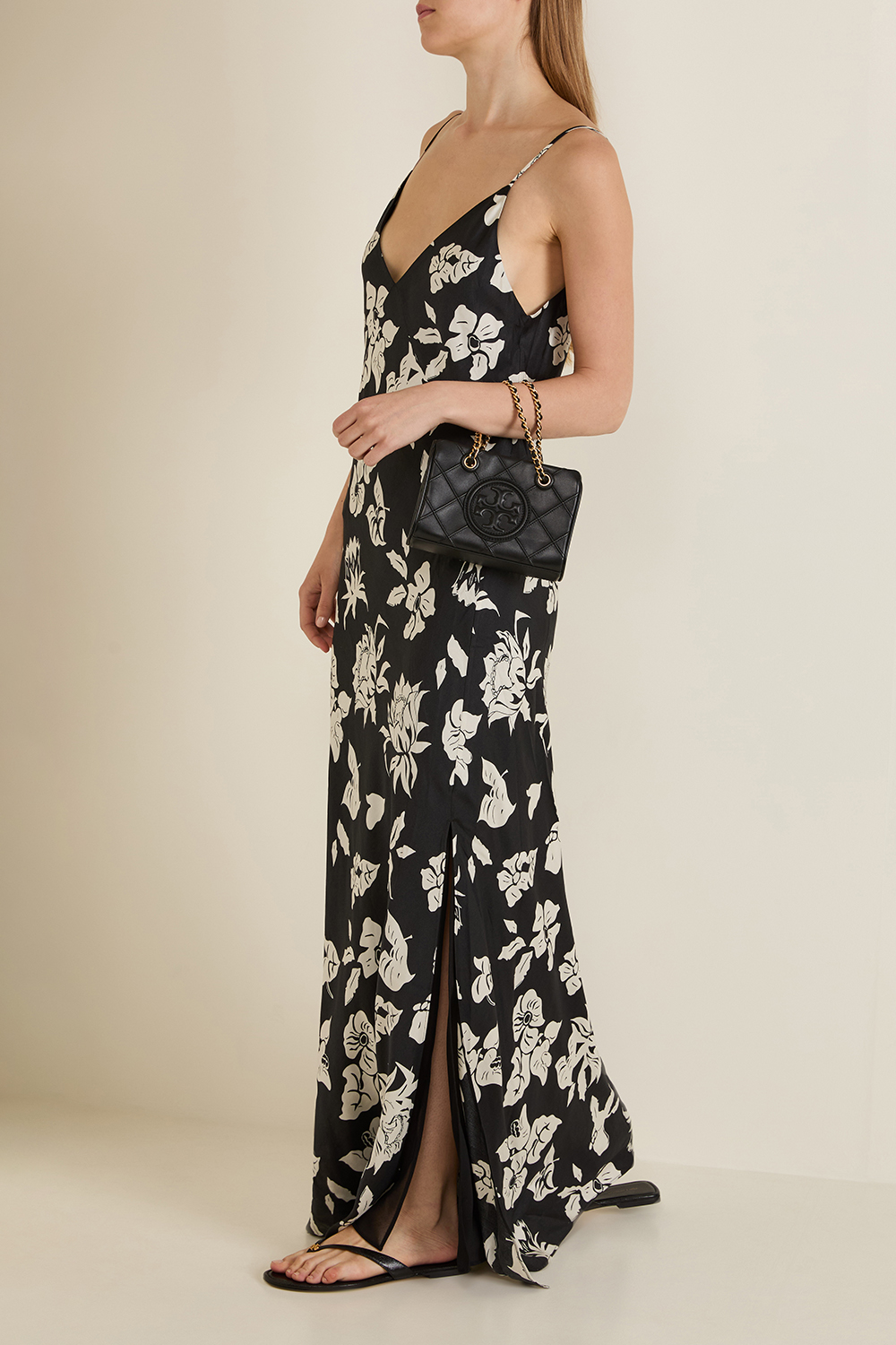 תמונת דוגמן קידמית של כפכפי קאפרי מעור TORY BURCH