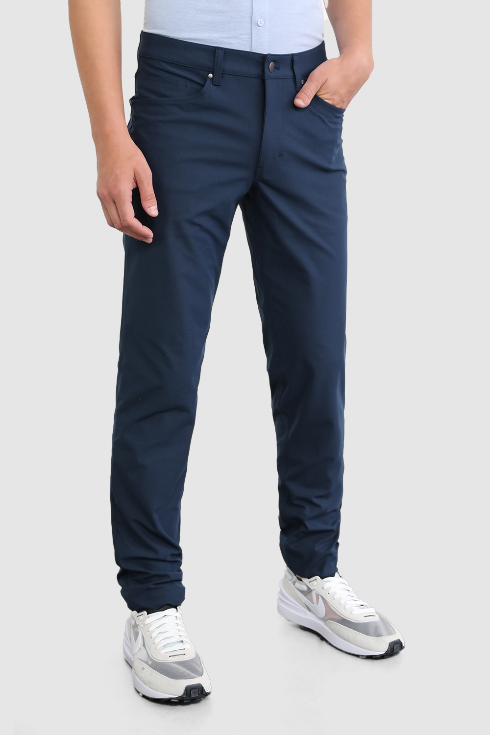 תמונת דוגמן קידמית של ABC Classic-Fit Pant 34"