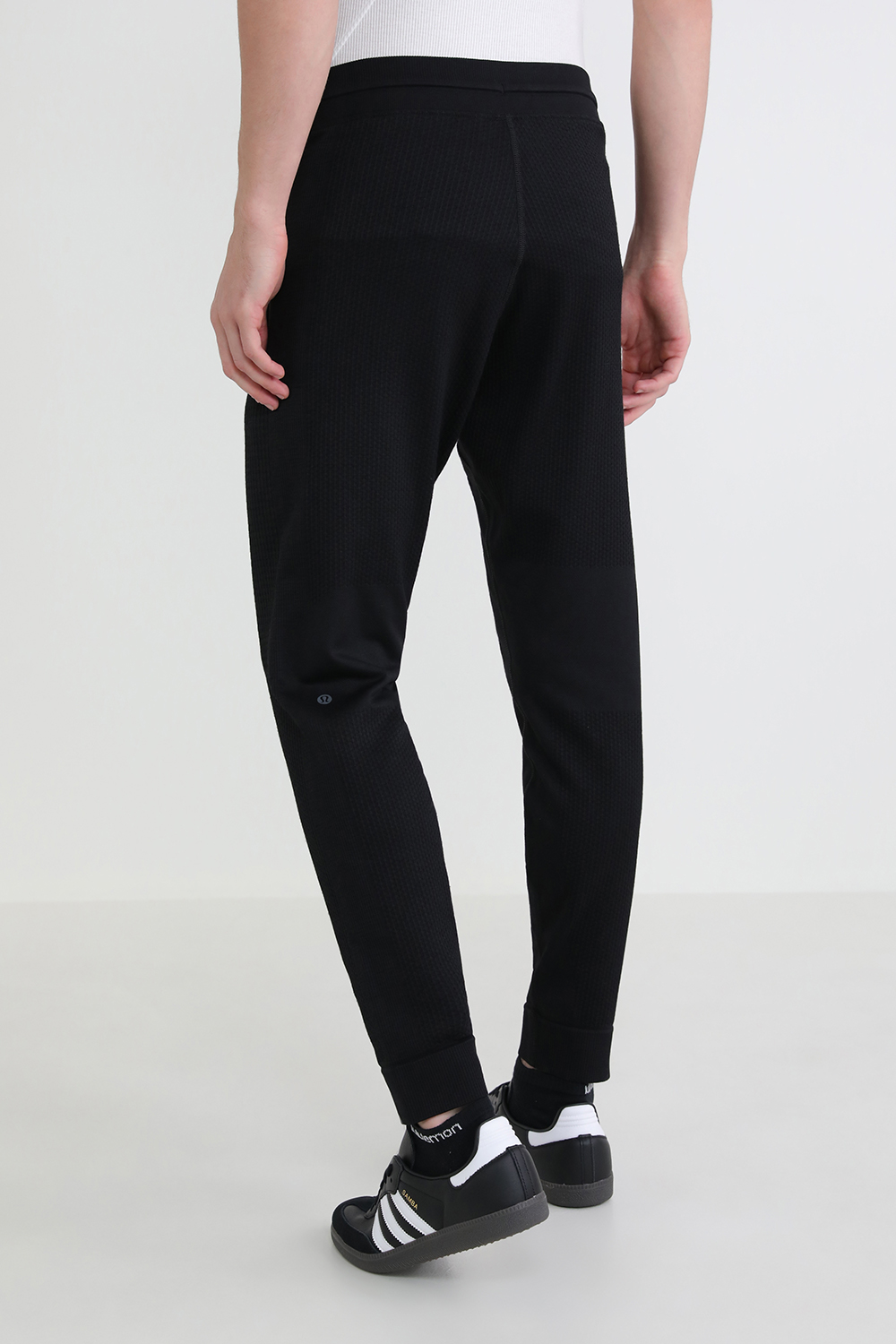 תמונת דוגמן אחורית של Engineered Warmth Jogger