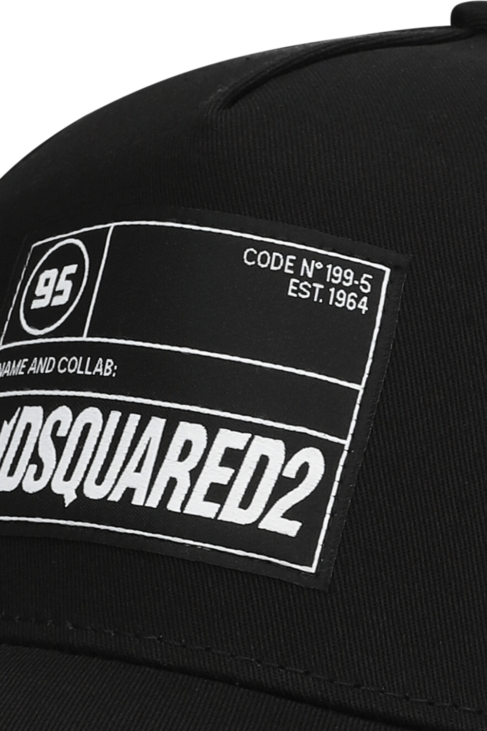 תמונת תקריב של כובע מצחייה DSQUARED2