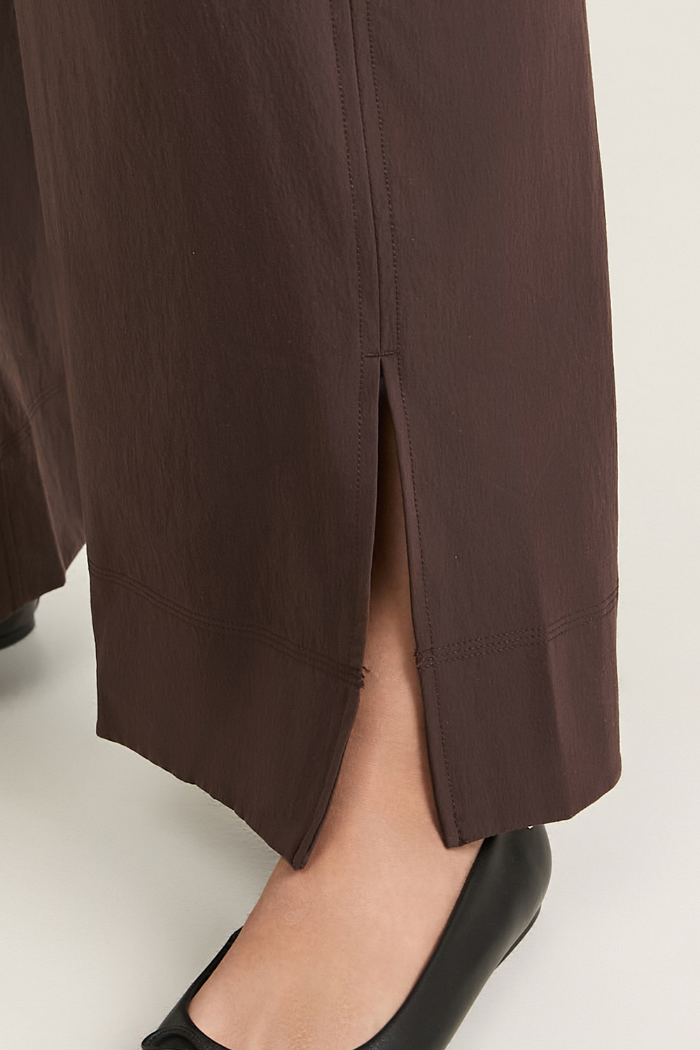 תמונת תקריב דוגמן של Stretch Woven Wide-Leg High-Rise Pant LULULEMON