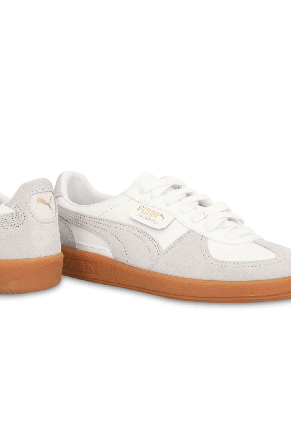 תמונת תקריב של נעלי סניקרס פלרמו PUMA
