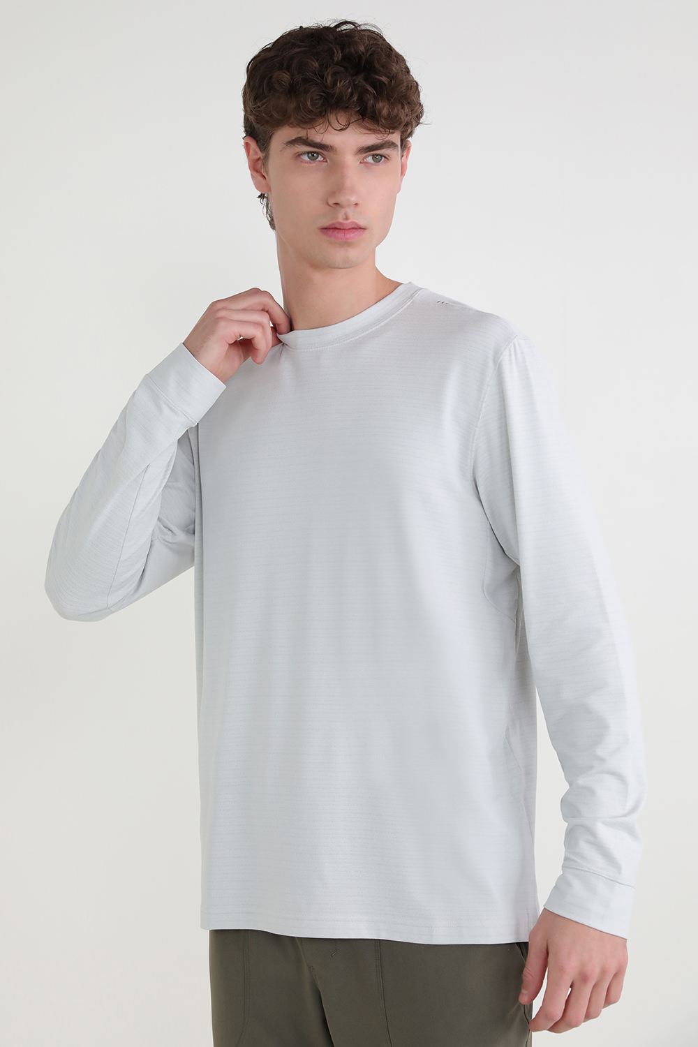 תמונת דוגמן קידמית של License to Train Relaxed Long-Sleeve
