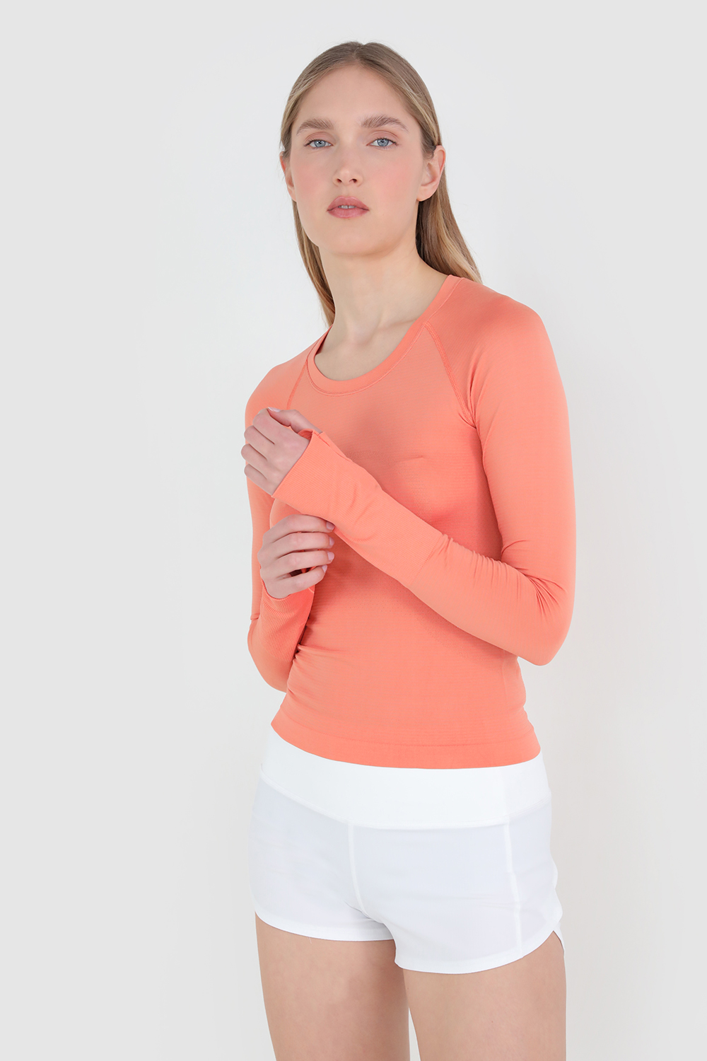 תמונת דוגמן קידמית של Swiftly Tech Long Sleeve Shirt 2.0 LULULEMON
