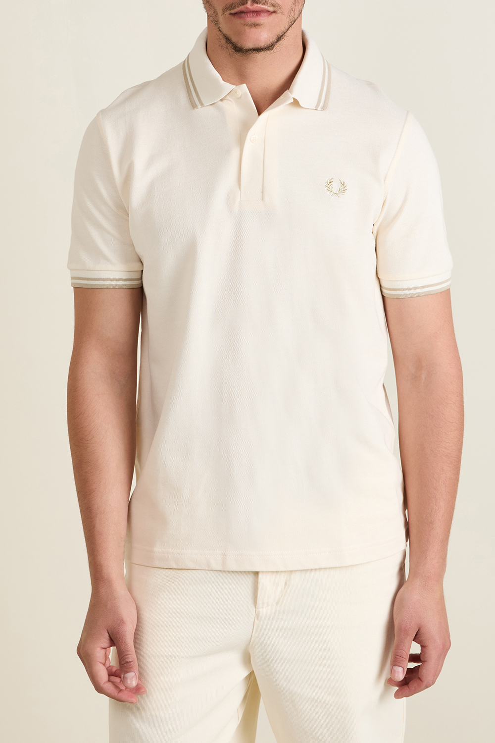 תמונת דוגמן קידמית של חולצת פולו קצרה FRED PERRY