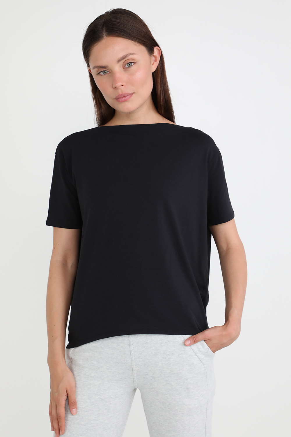 תמונת דוגמן קידמית של Back in Action Short-Sleeve Shirt