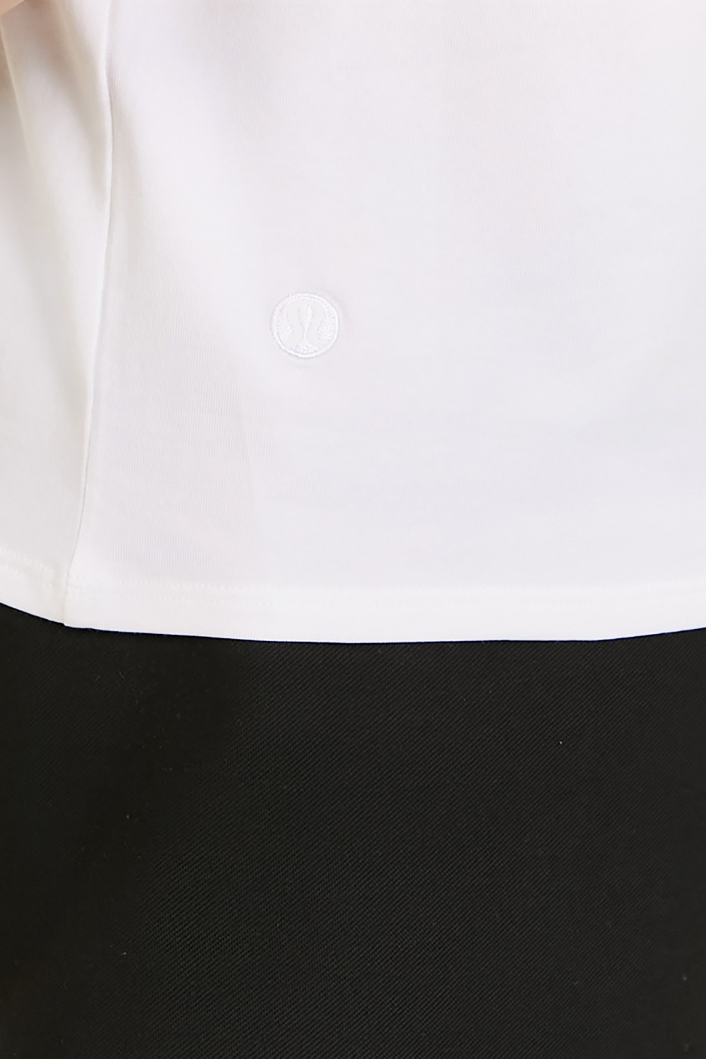 תמונת תקריב דוגמן של Off-The-Shoulder Cotton T-Shirt LULULEMON