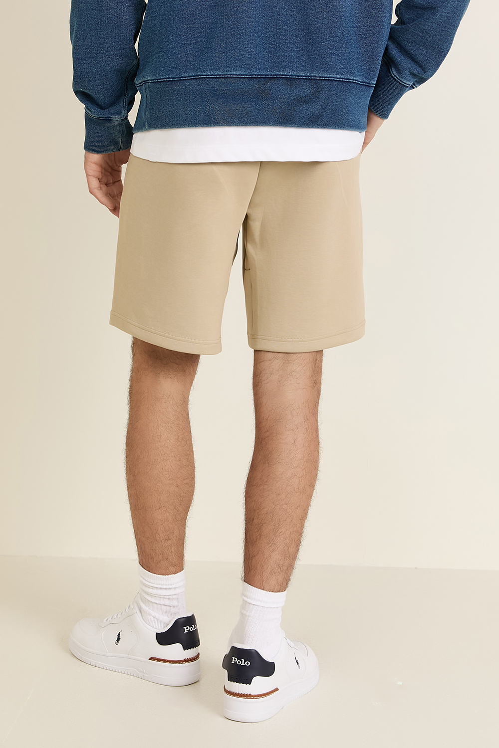 תמונת דוגמן אחורית של מכנסי ג'וג קצרים POLO RALPH LAUREN
