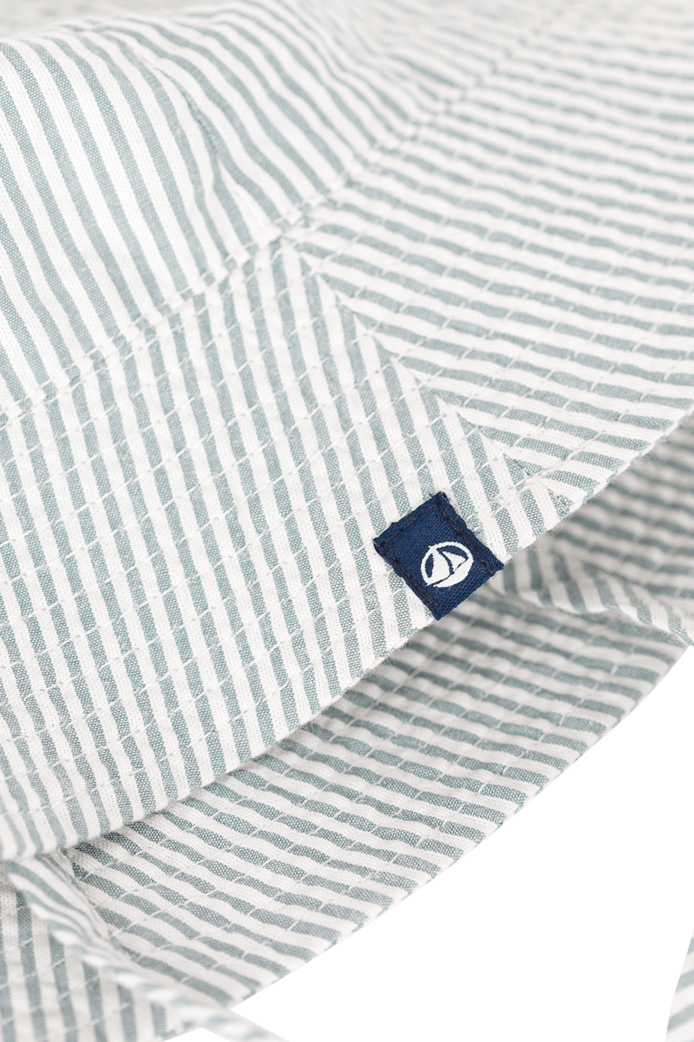 תמונה אחורית של כובע PETIT BATEAU