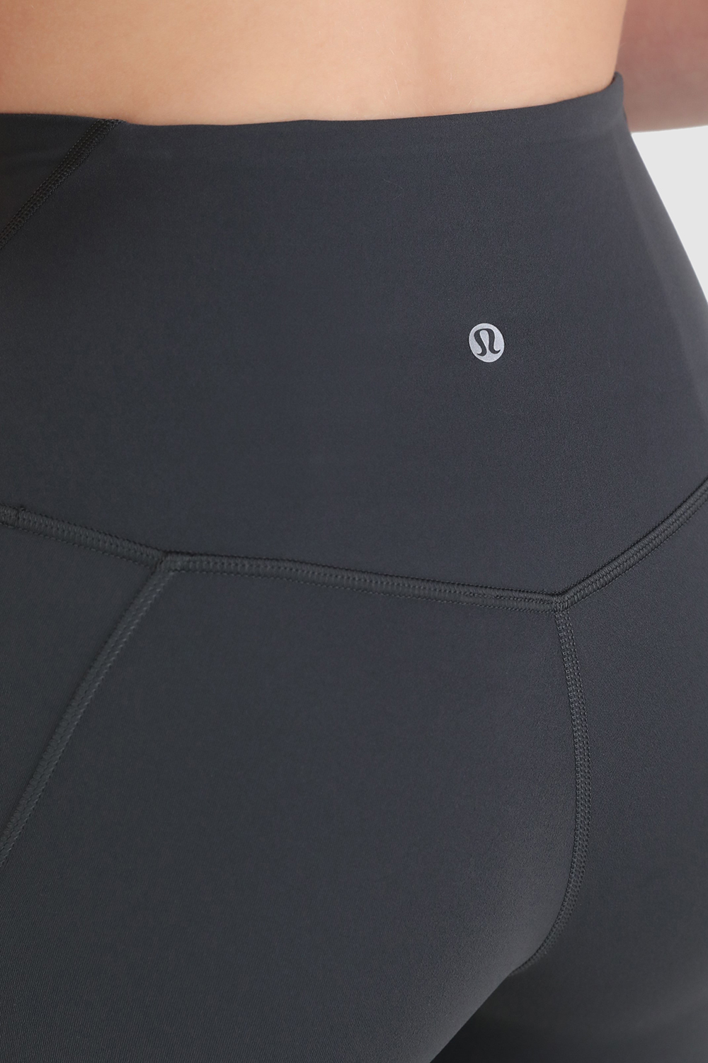 תמונת תקריב דוגמן של Align High-Rise Crop 23" *Pockets LULULEMON