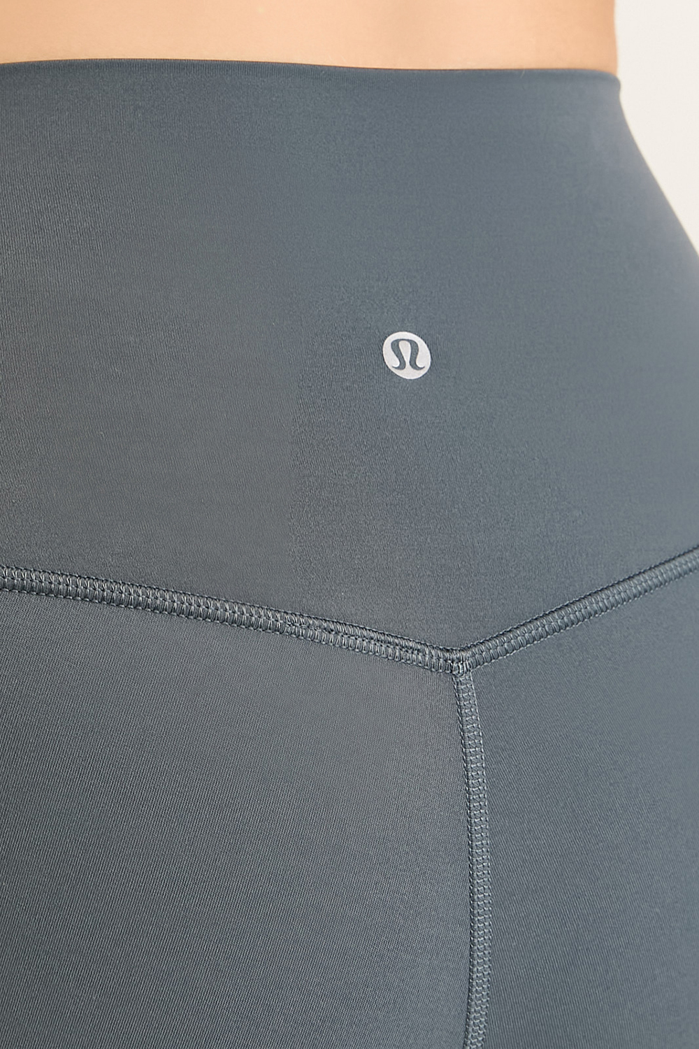 תמונת תקריב דוגמן של Align™ HR Short 4 LULULEMON