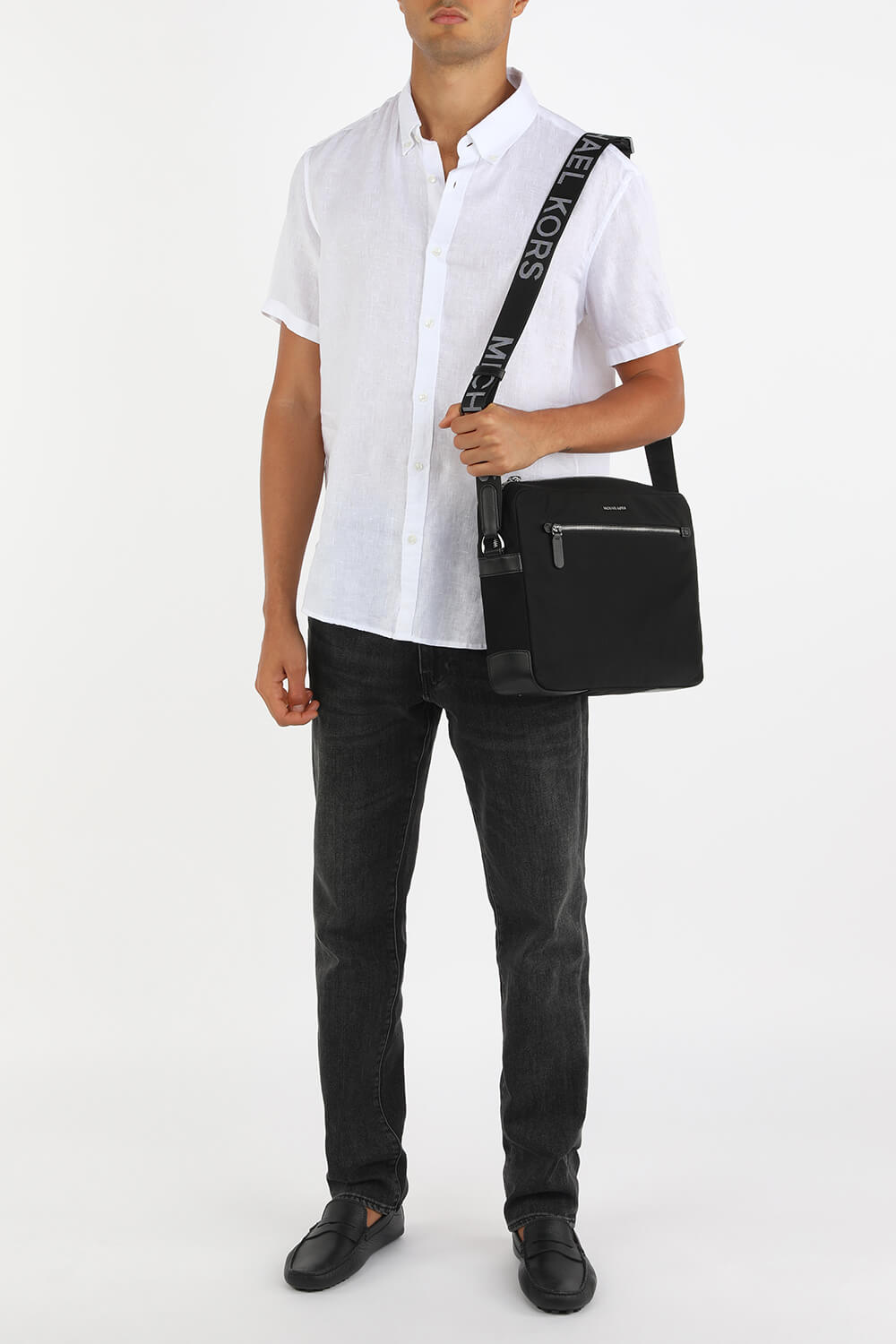 תמונת דוגמן קידמית של Hudson Large Gabardine Messenger Bag