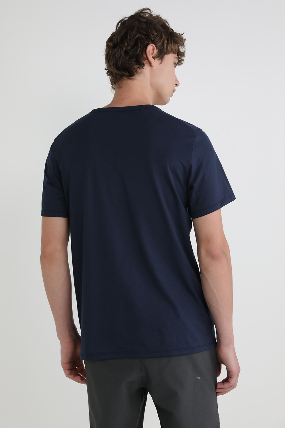 תמונת דוגמן אחורית של The Fundamental T LULULEMON
