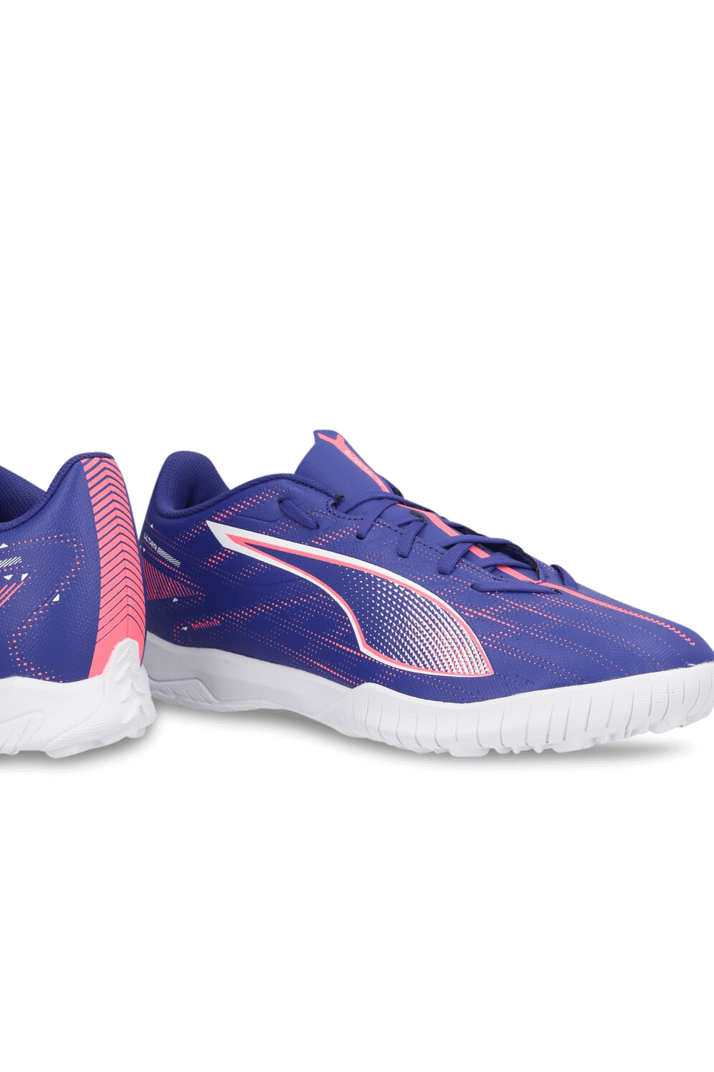 תמונה אחורית של נעלי כדורגל אולטרה 5 פליי PUMA