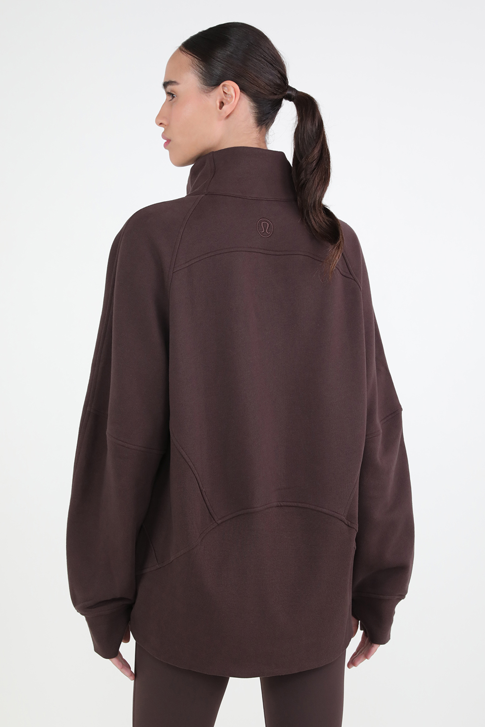 תמונת דוגמן אחורית של Scuba Oversized Funnel-Neck Full Zip LULULEMON
