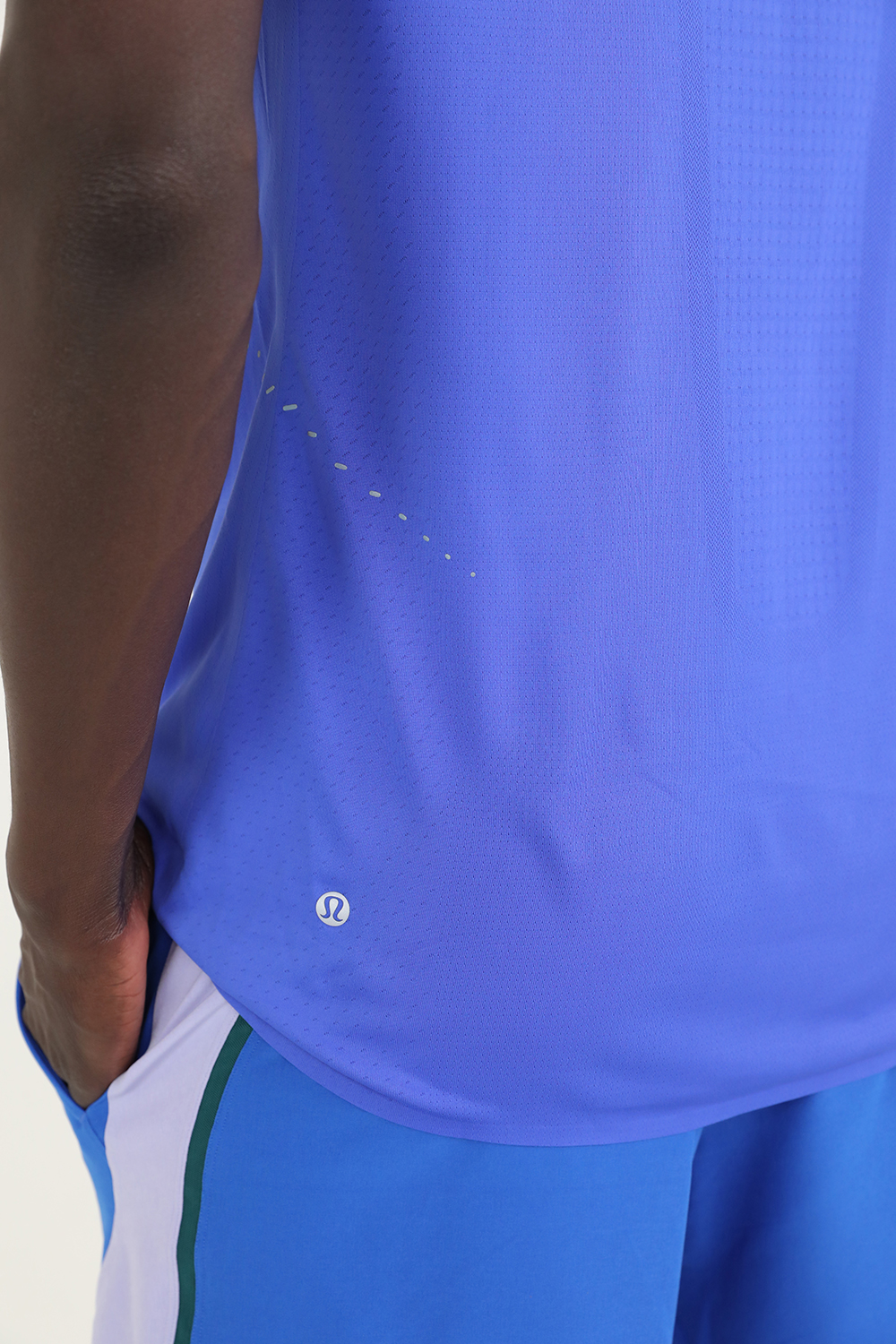 תמונת תקריב דוגמן של Fast and Free SS *Breathe LULULEMON