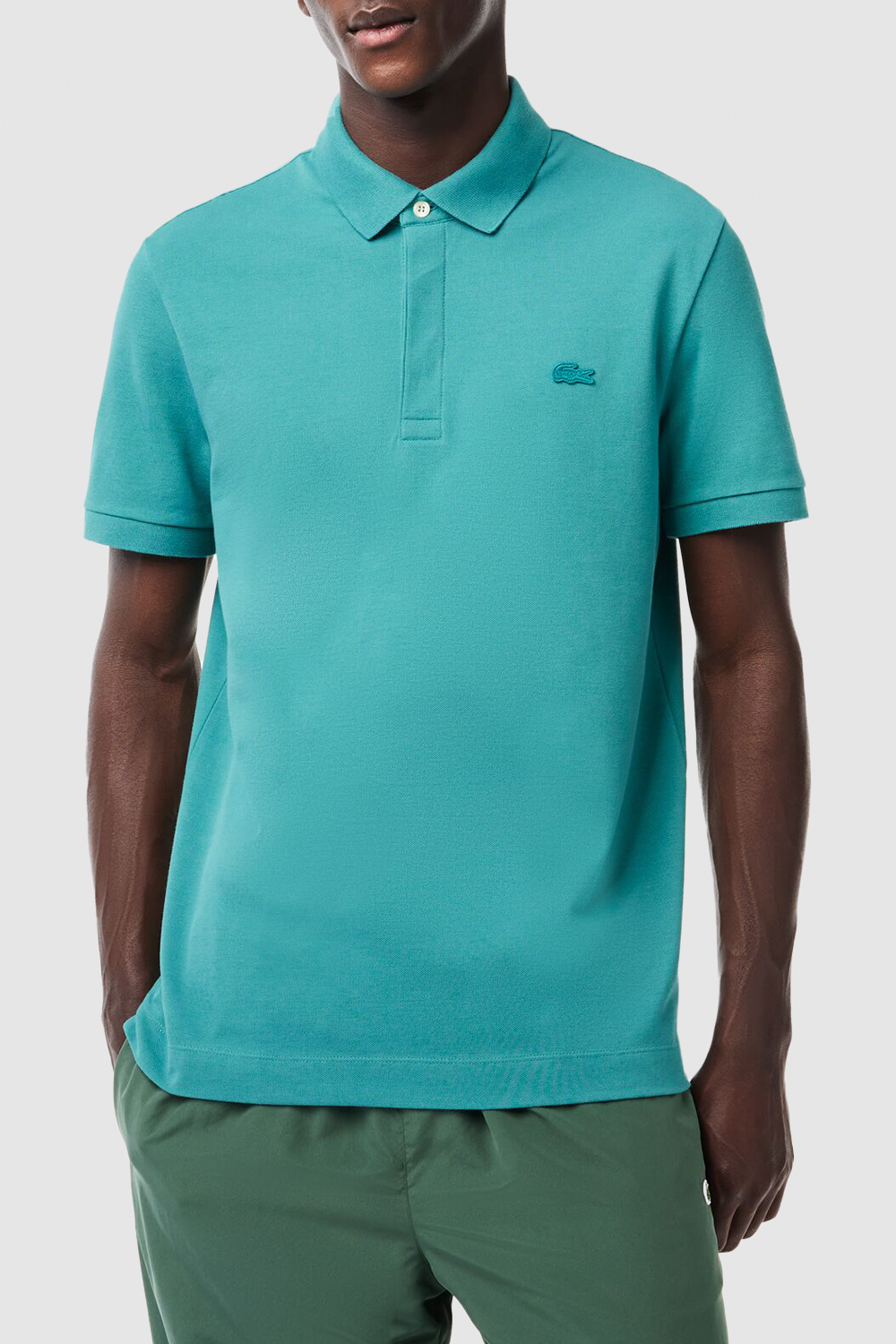 תמונת דוגמן קידמית של חולצת פולו קצרה LACOSTE