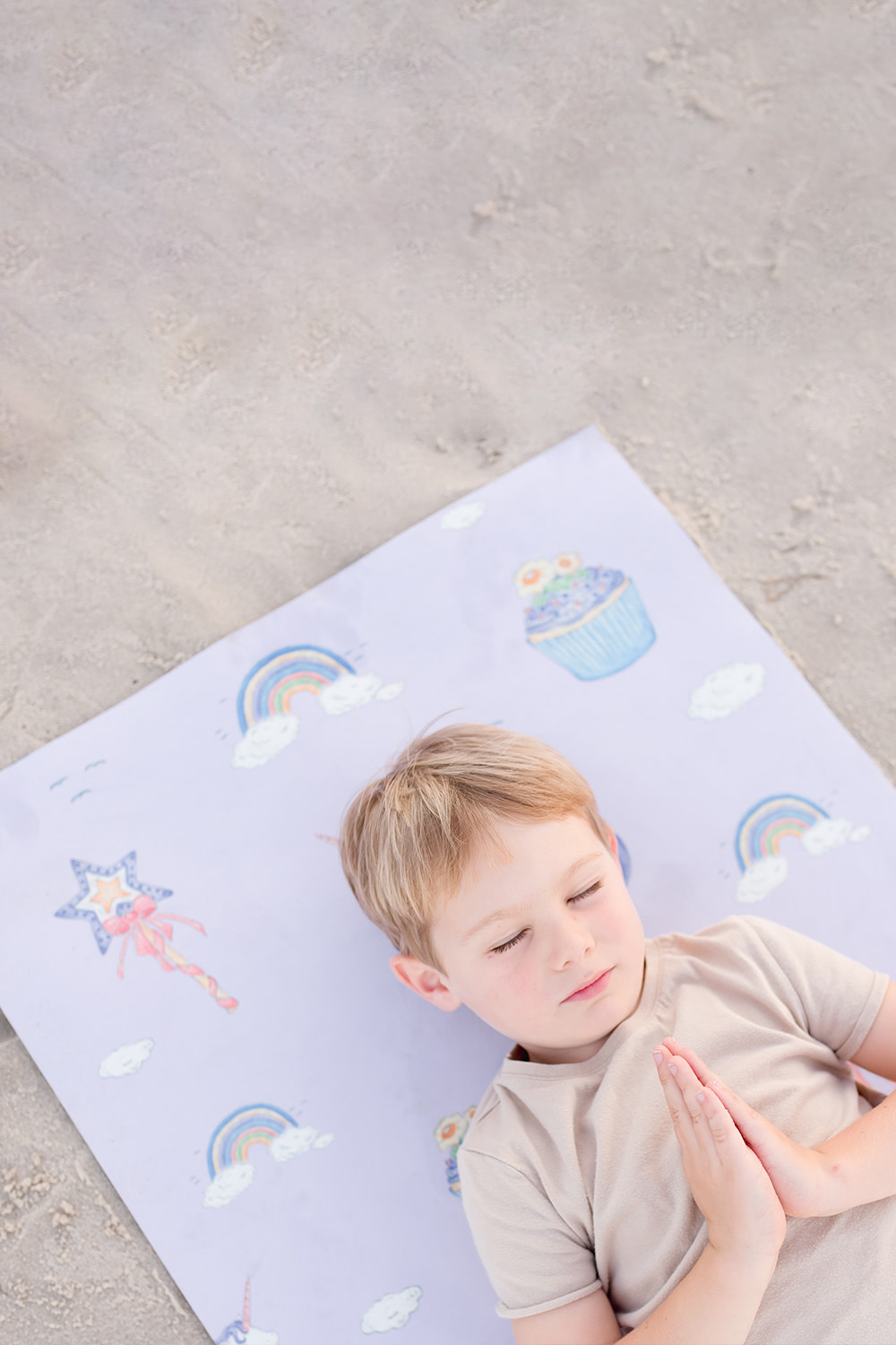 תמונת אווירה של מזרן יוגה מגומי ממוחזר MINDFUL & CO KIDS