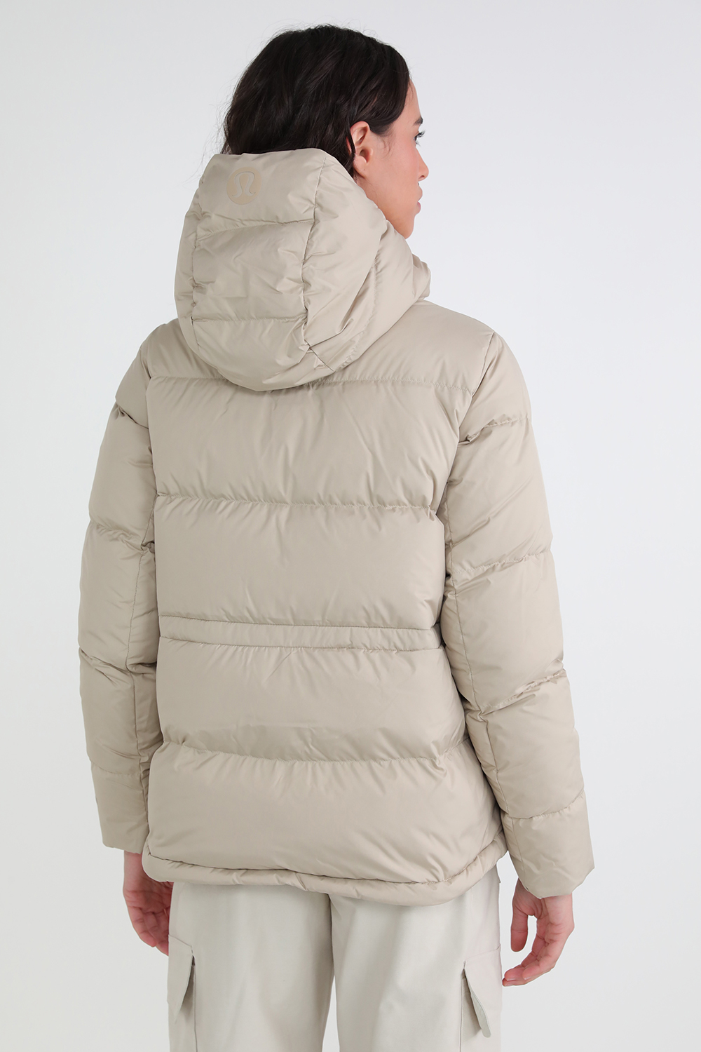 תמונת דוגמן אחורית של Wunder Puff Jacket