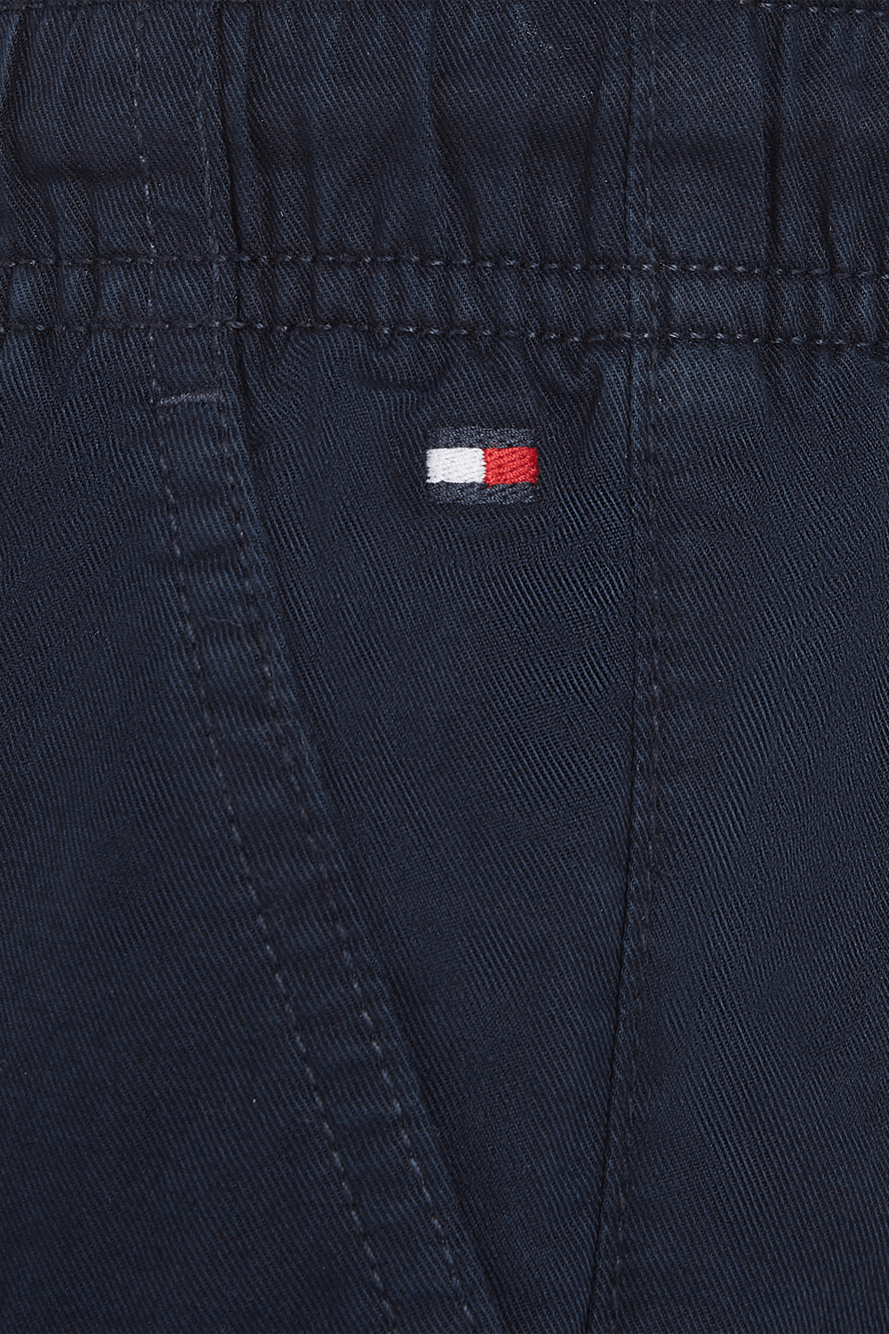 תמונת תקריב של מכנסי קרגו - גילאי 8-16 שנים TOMMY HILFIGER KIDS
