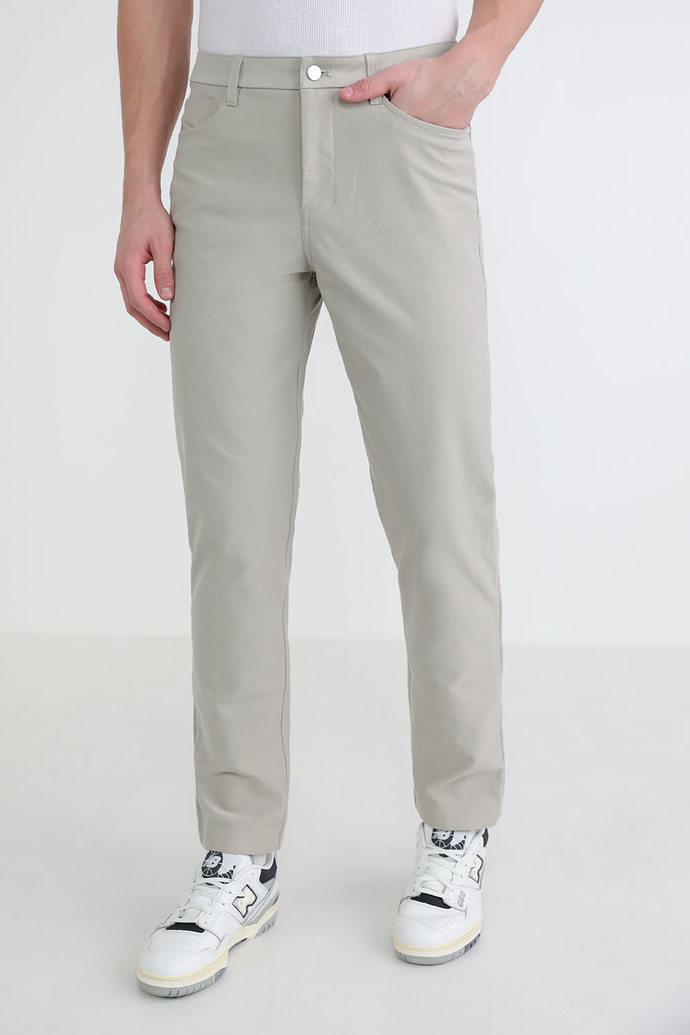 תמונת דוגמן קידמית של ABC Classic Fit Pant 32