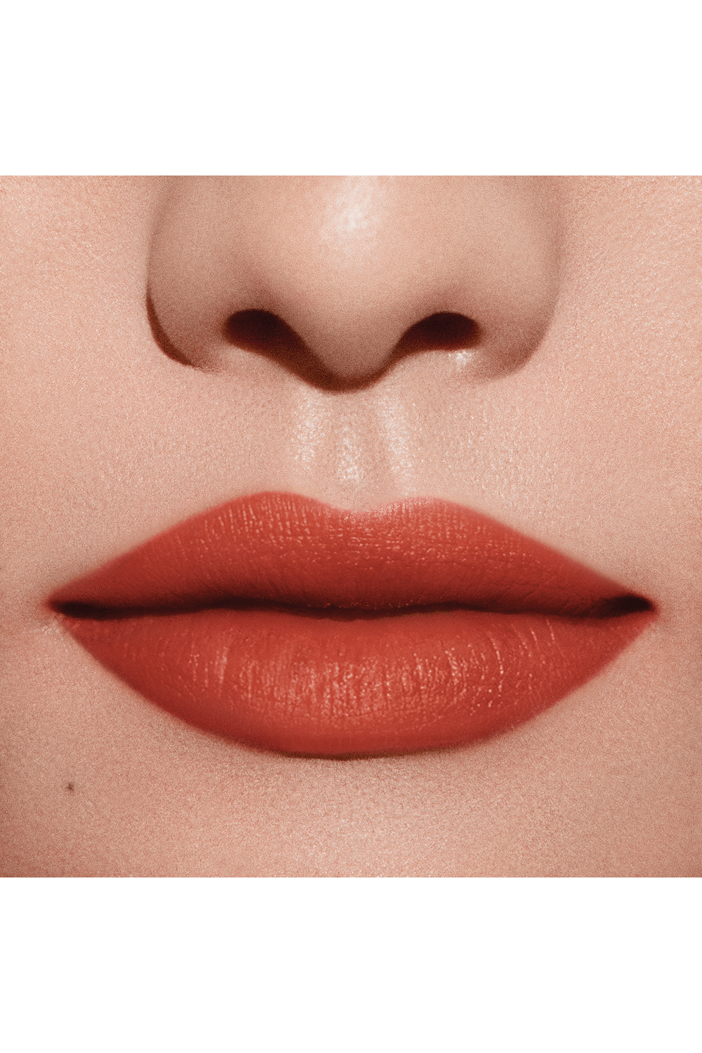 תמונת תקריב של שפתון עמיד ליפ פוואר 214 ARMANI BEAUTY