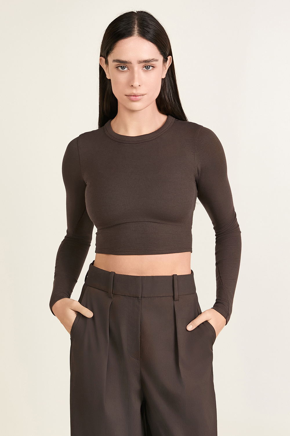 תמונת דוגמן קידמית של Hold Tight Straight-Hem Cropped Long-Sleeve Shirt LULULEMON