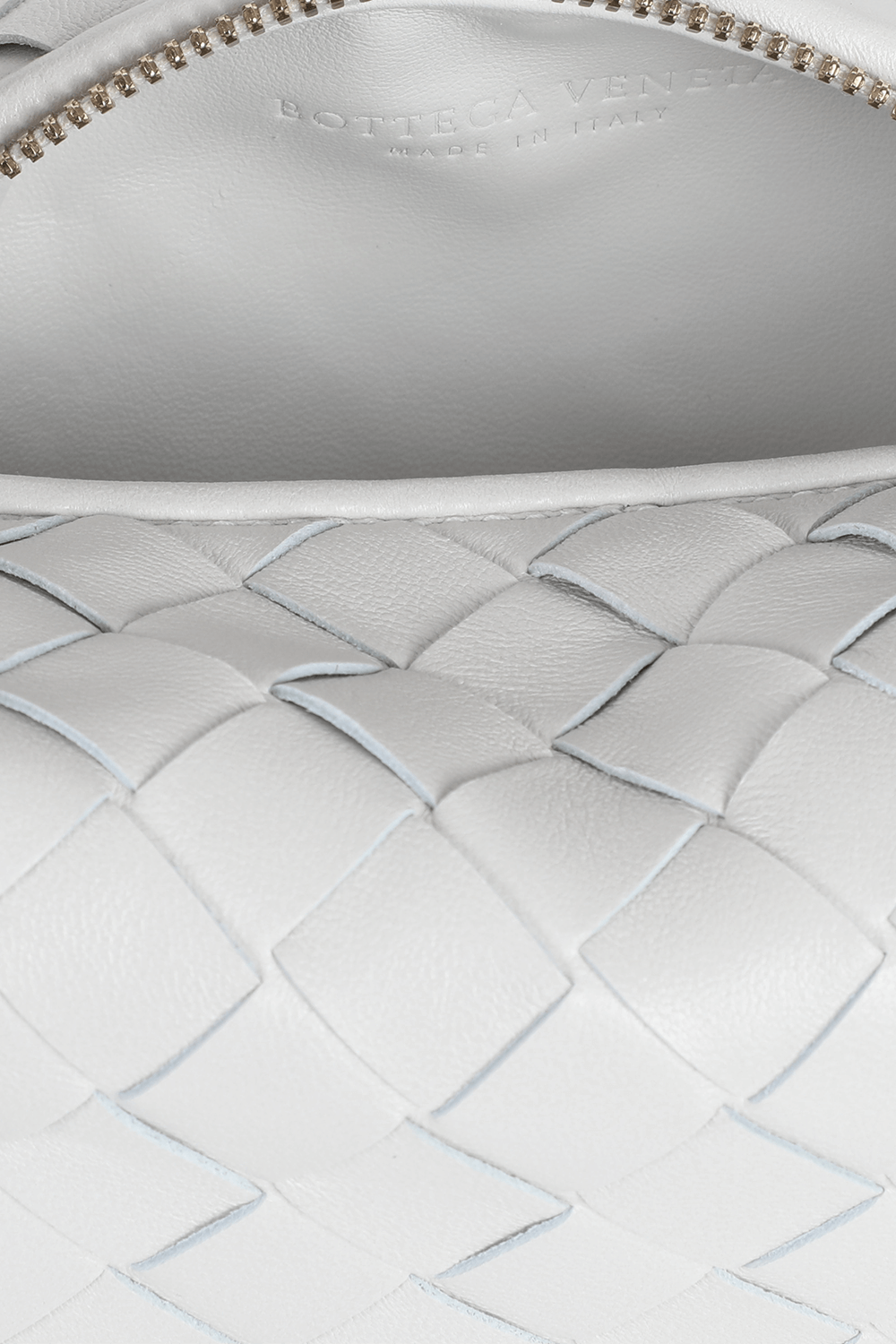 תמונת פנים של Small BV Jodie Bag in White BOTTEGA VENETA