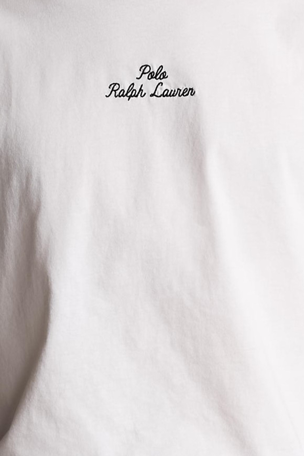 תמונת תקריב דוגמן של חולצת טי POLO RALPH LAUREN