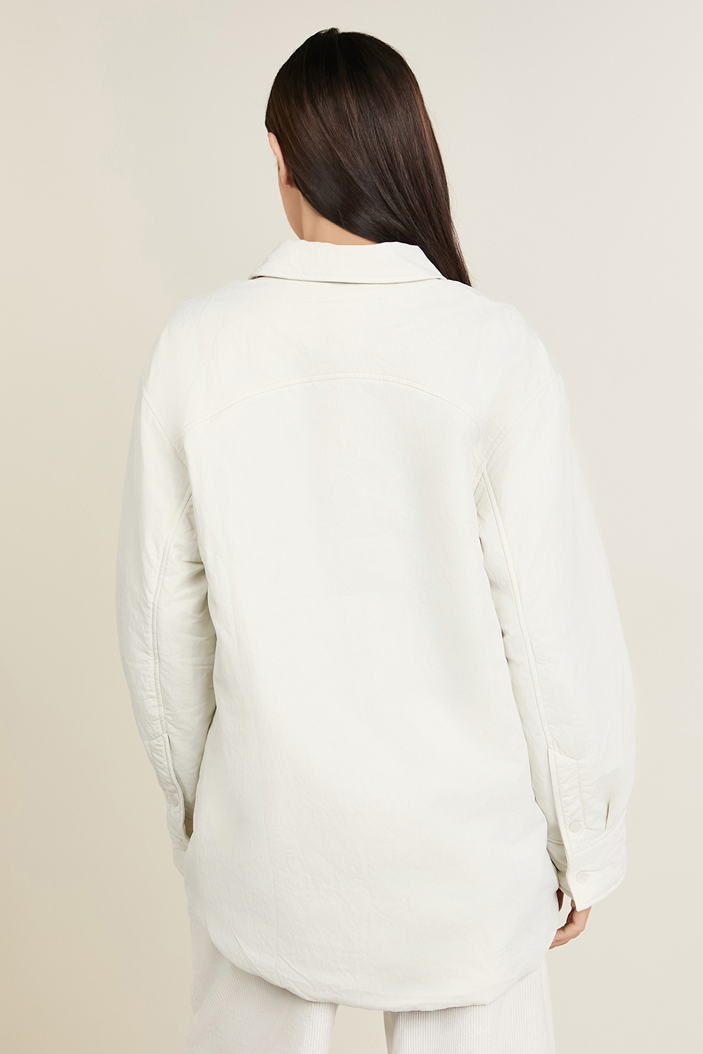 תמונת דוגמן אחורית של Lightweight Insulated Shirt Jacket LULULEMON