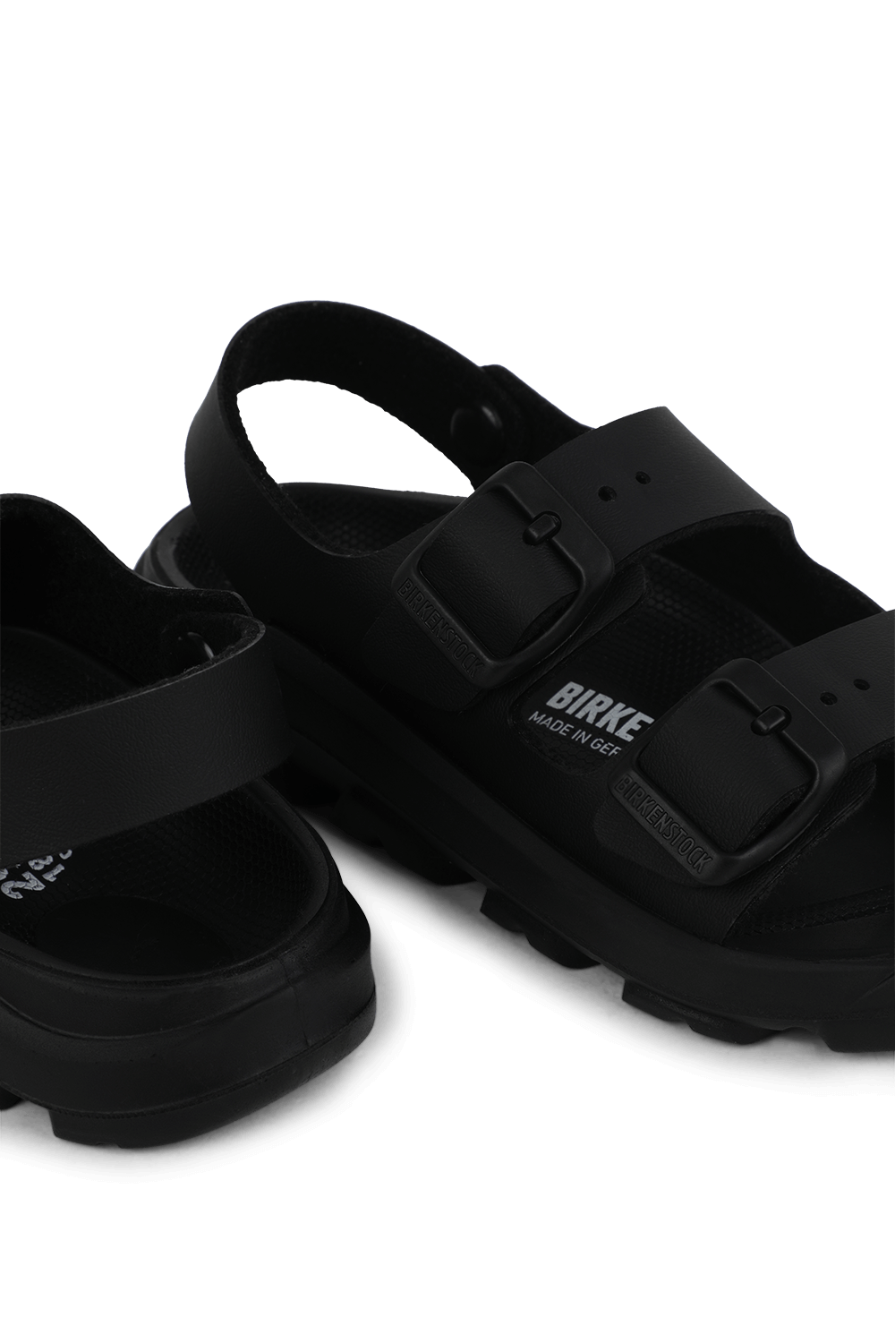 תמונת תקריב של סנדלי גומי - מידות 24-34 BIRKENSTOCK