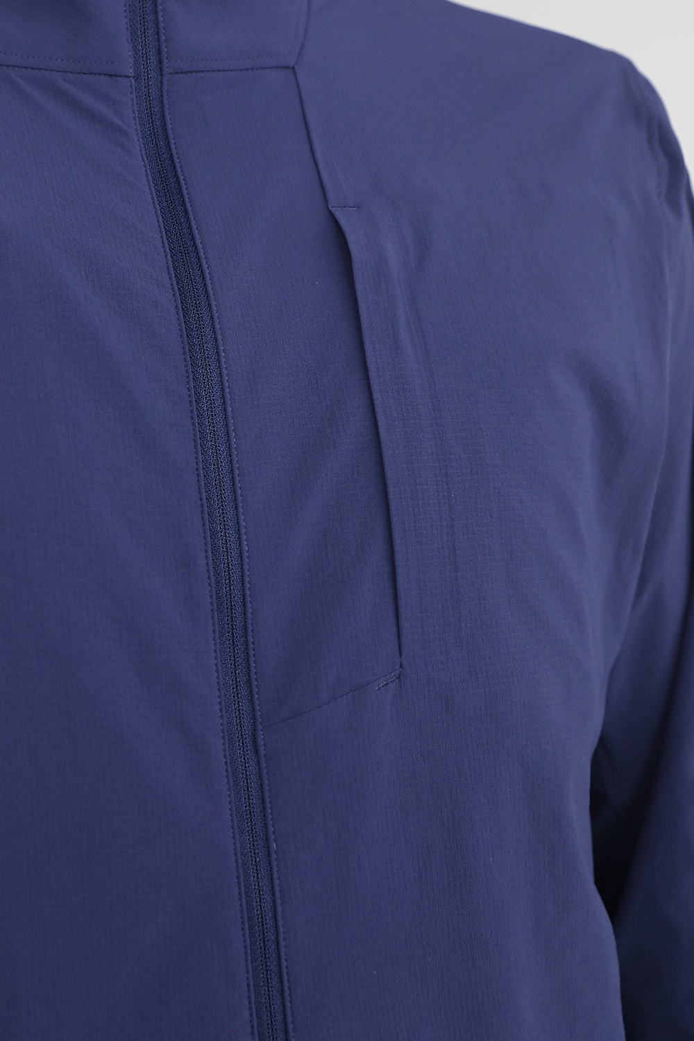 תמונת תקריב דוגמן של Expeditionist Jacket LULULEMON