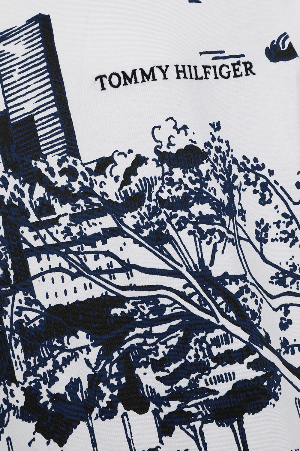 תמונה אחורית של חולצת טי עם הדפס ניו יורק TOMMY HILFIGER