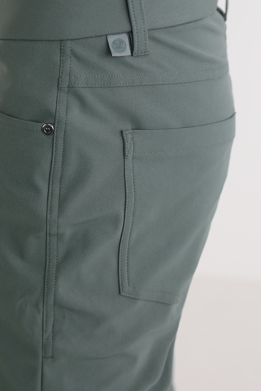 תמונת תקריב דוגמן של ABC Classic Fit Trouser 30 L