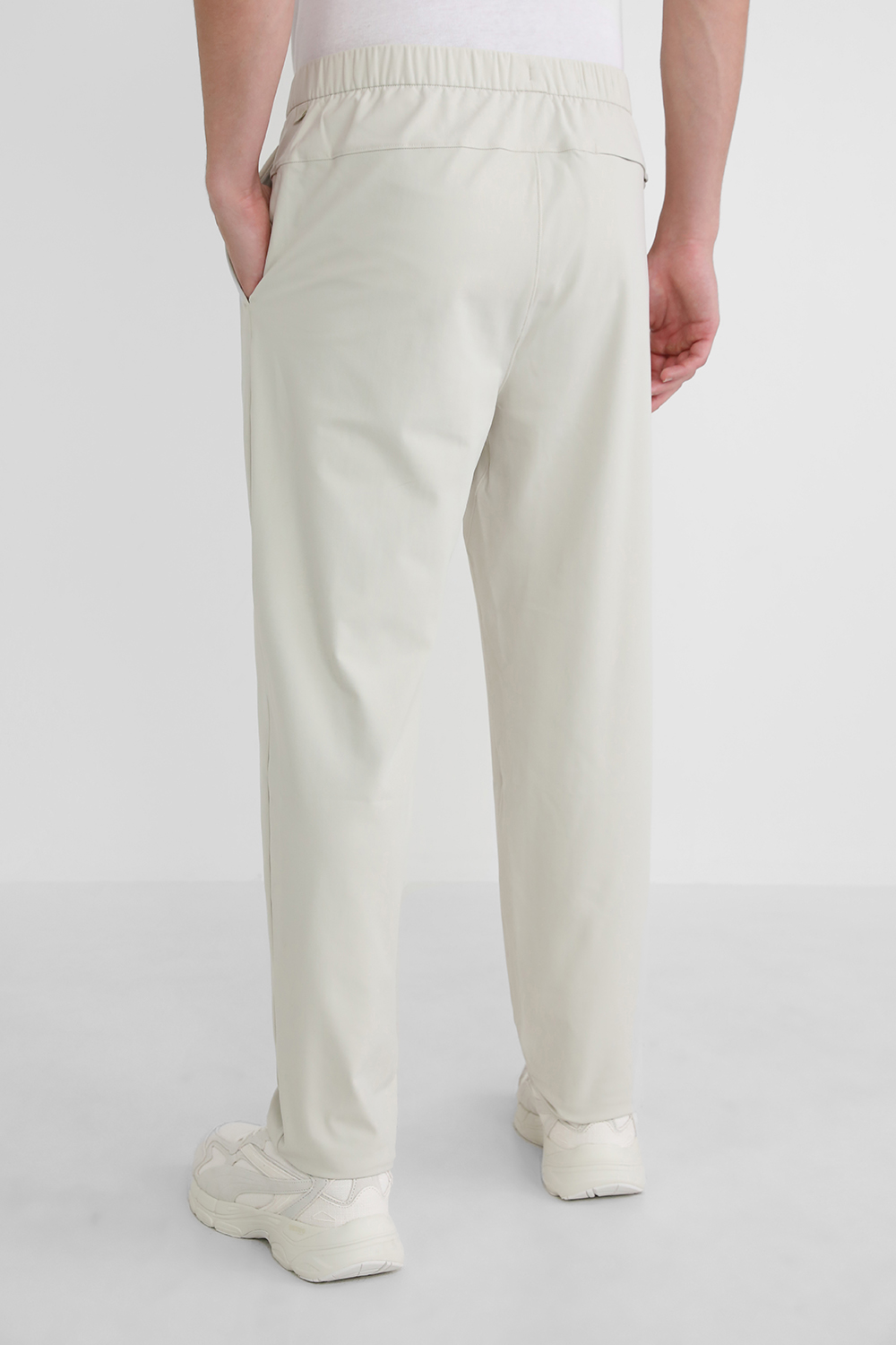 תמונת דוגמן אחורית של ABC Pull-On Pant LULULEMON